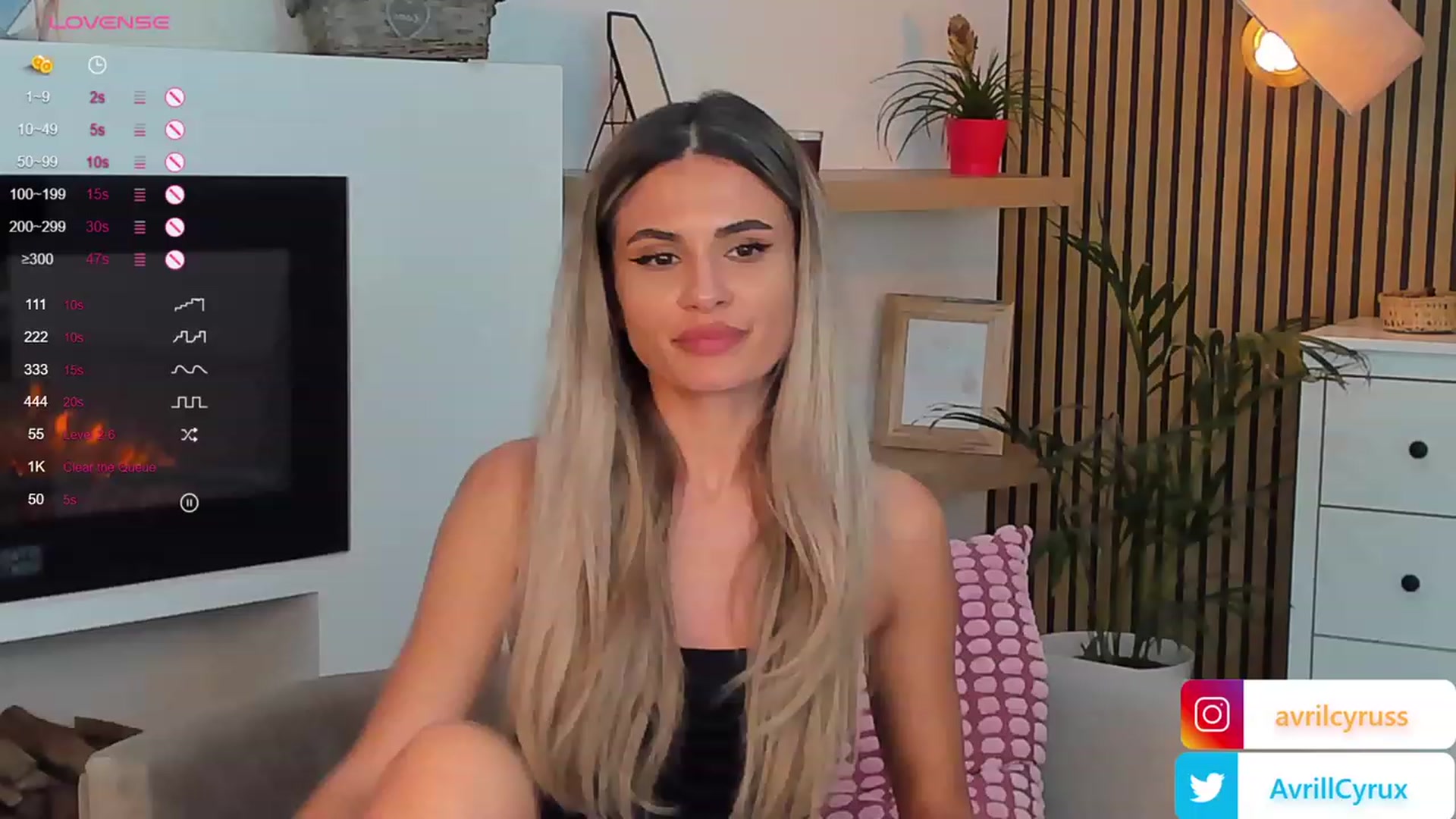 Gallery image thumbnail from Avril_Cyrus's myfreecams stream on, 10/17/2023, 09:02 image 18 of 20