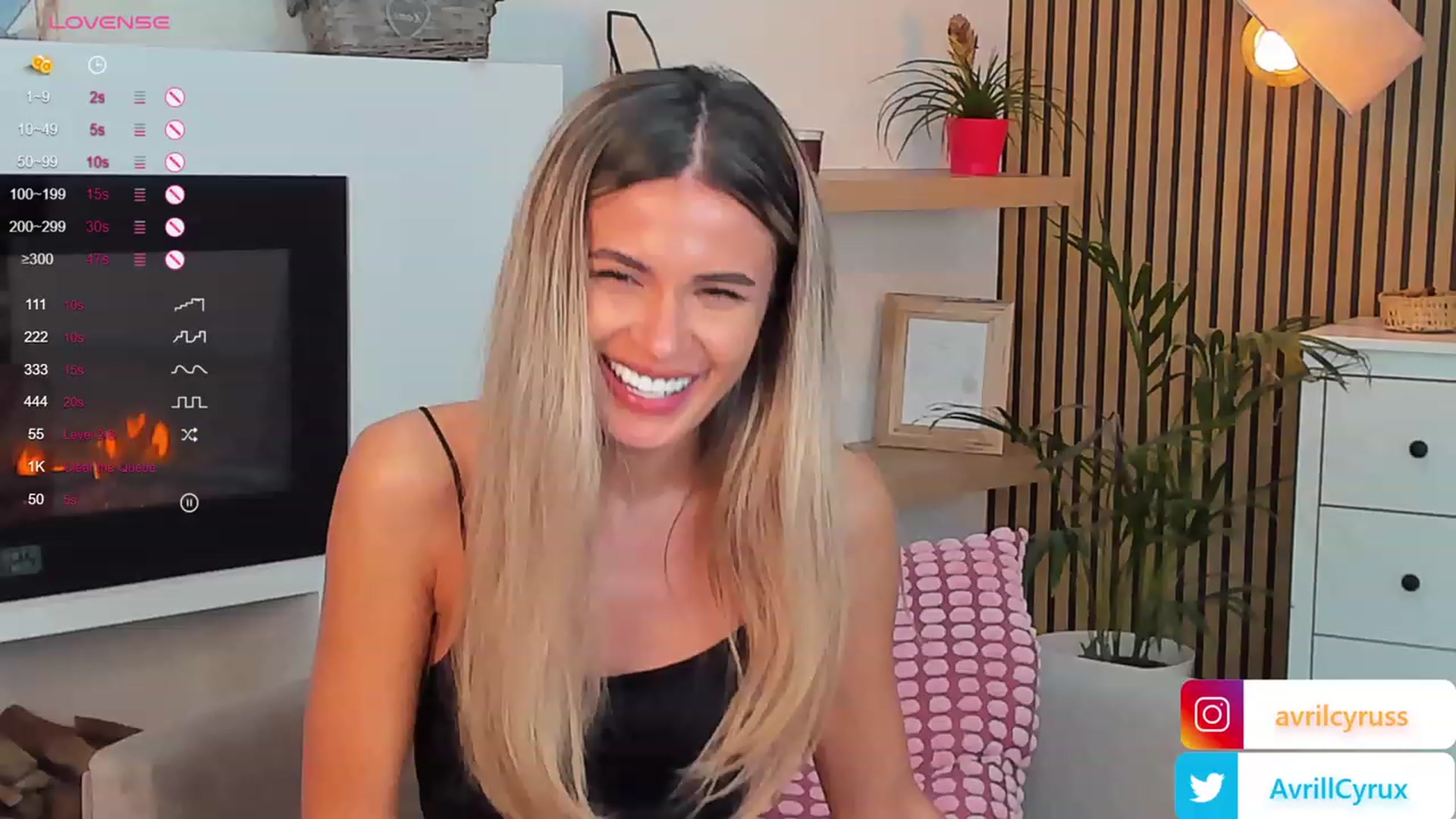 Gallery image thumbnail from Avril_Cyrus's myfreecams stream on, 10/17/2023, 13:04 image 9 of 20