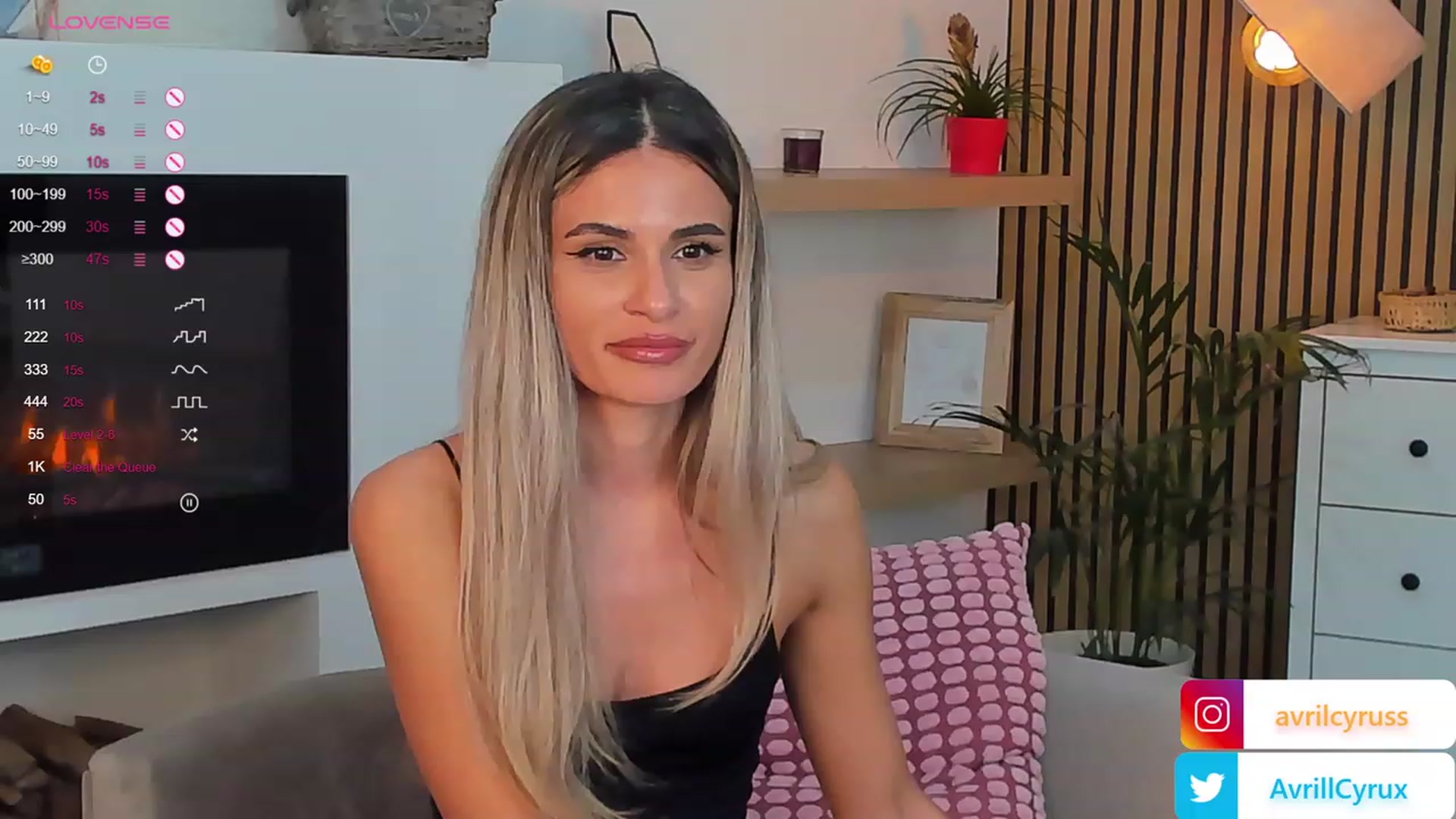 Gallery image thumbnail from Avril_Cyrus's myfreecams stream on, 10/17/2023, 13:04 image 3 of 20