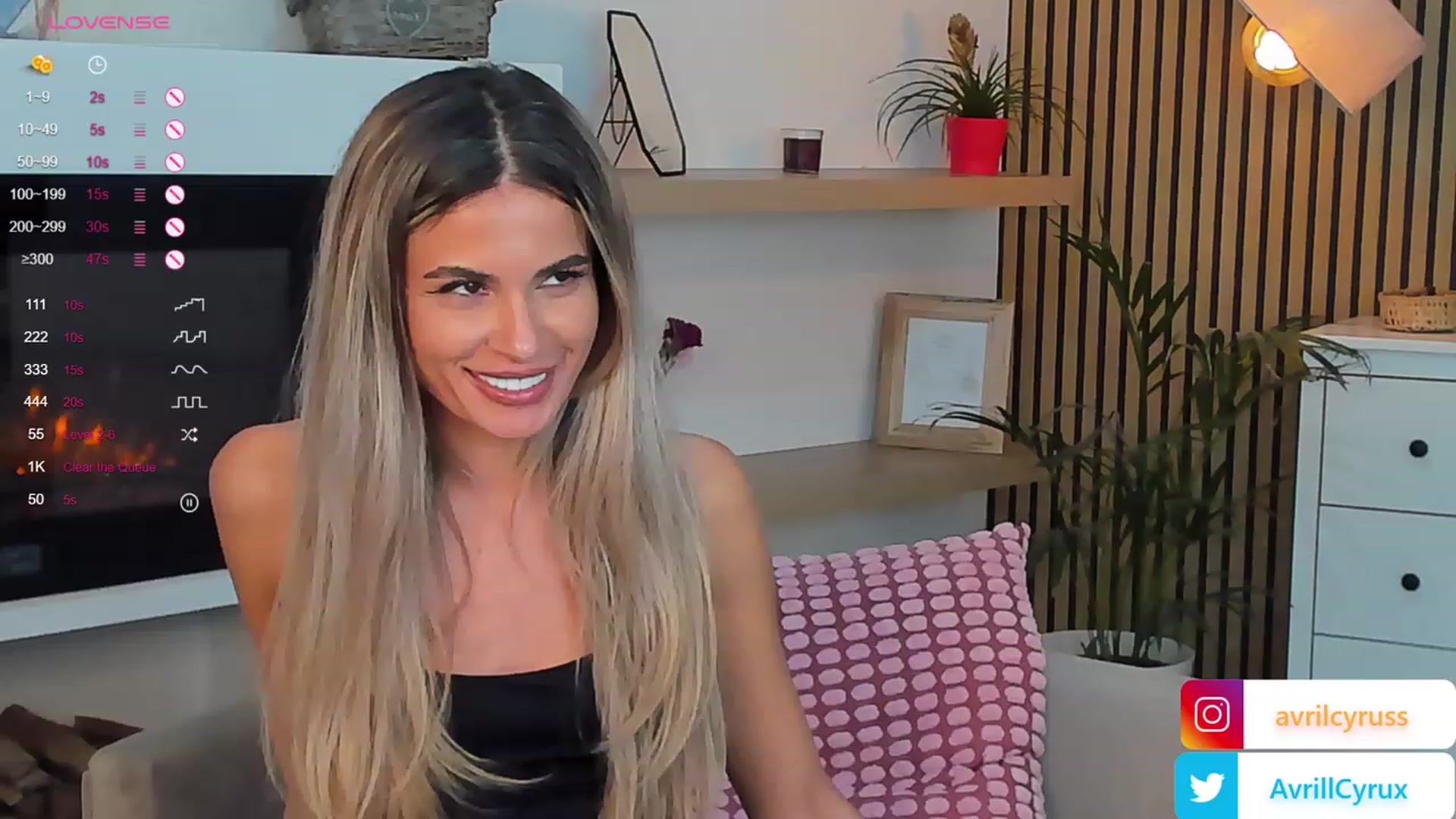 Gallery image thumbnail from Avril_Cyrus's myfreecams stream on, 10/17/2023, 13:04 image 4 of 20