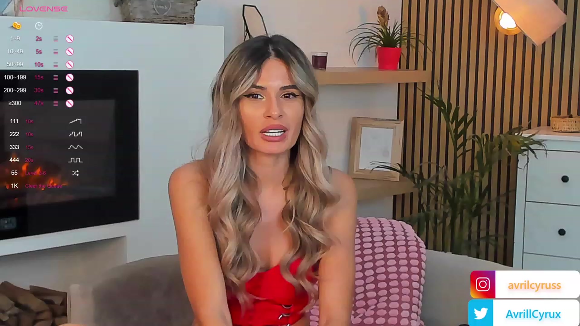 Gallery image thumbnail from Avril_Cyrus's myfreecams stream on, 10/24/2023, 12:34 image 7 of 20