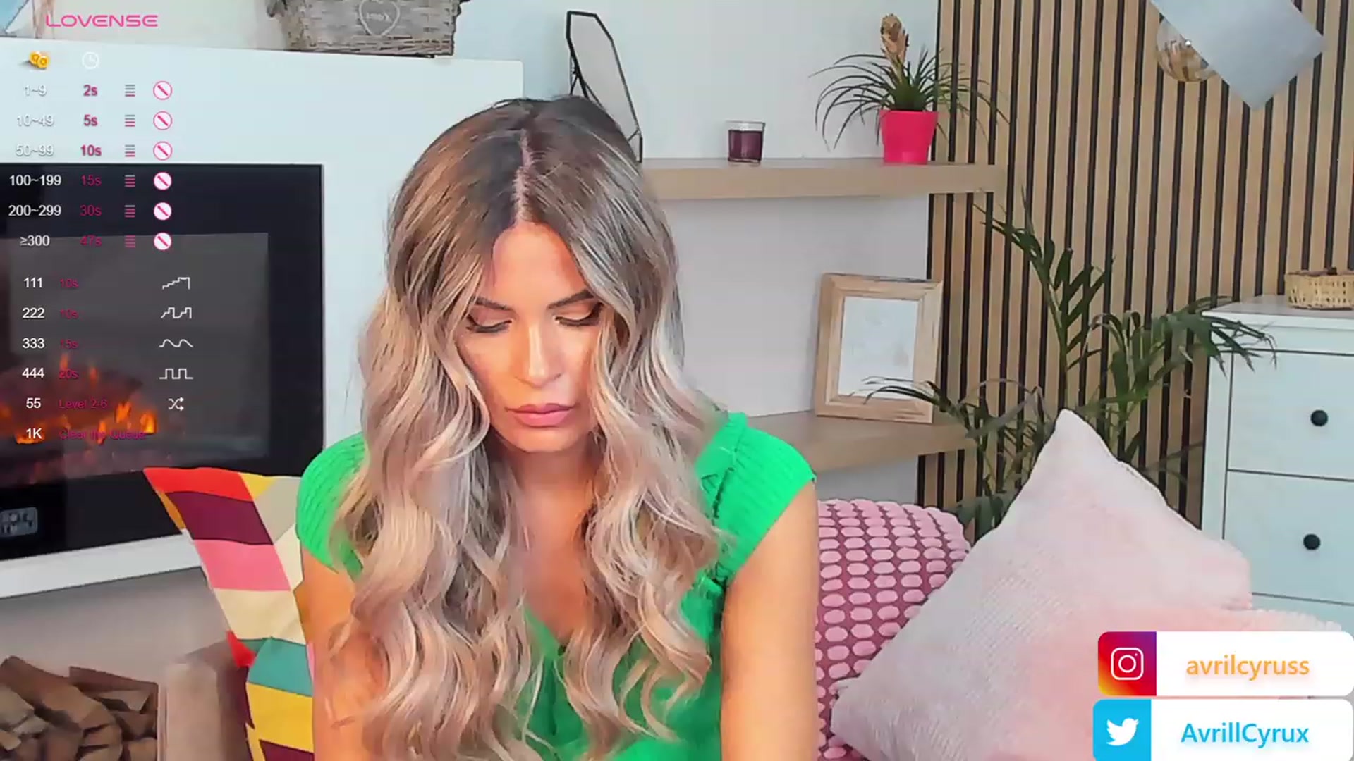 Gallery image thumbnail from Avril_Cyrus's myfreecams stream on, 10/24/2023, 13:00 image 18 of 20