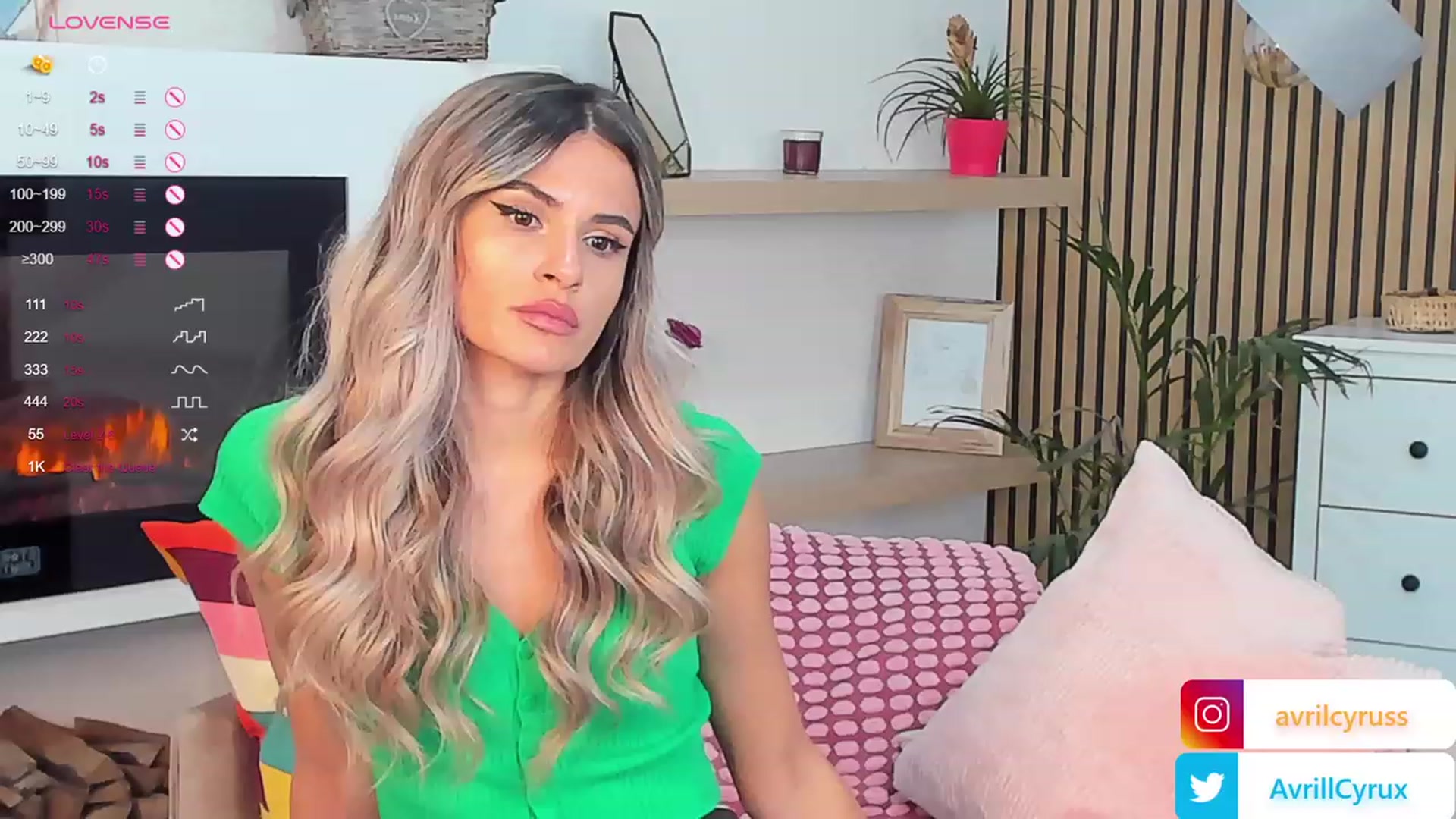 Gallery image thumbnail from Avril_Cyrus's myfreecams stream on, 10/24/2023, 13:00 image 19 of 20