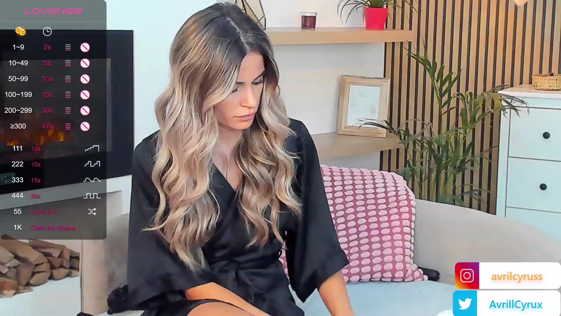Gallery image thumbnail from Avril_Cyrus's myfreecams stream on, 10/25/2023, 09:12 image 12 of 20