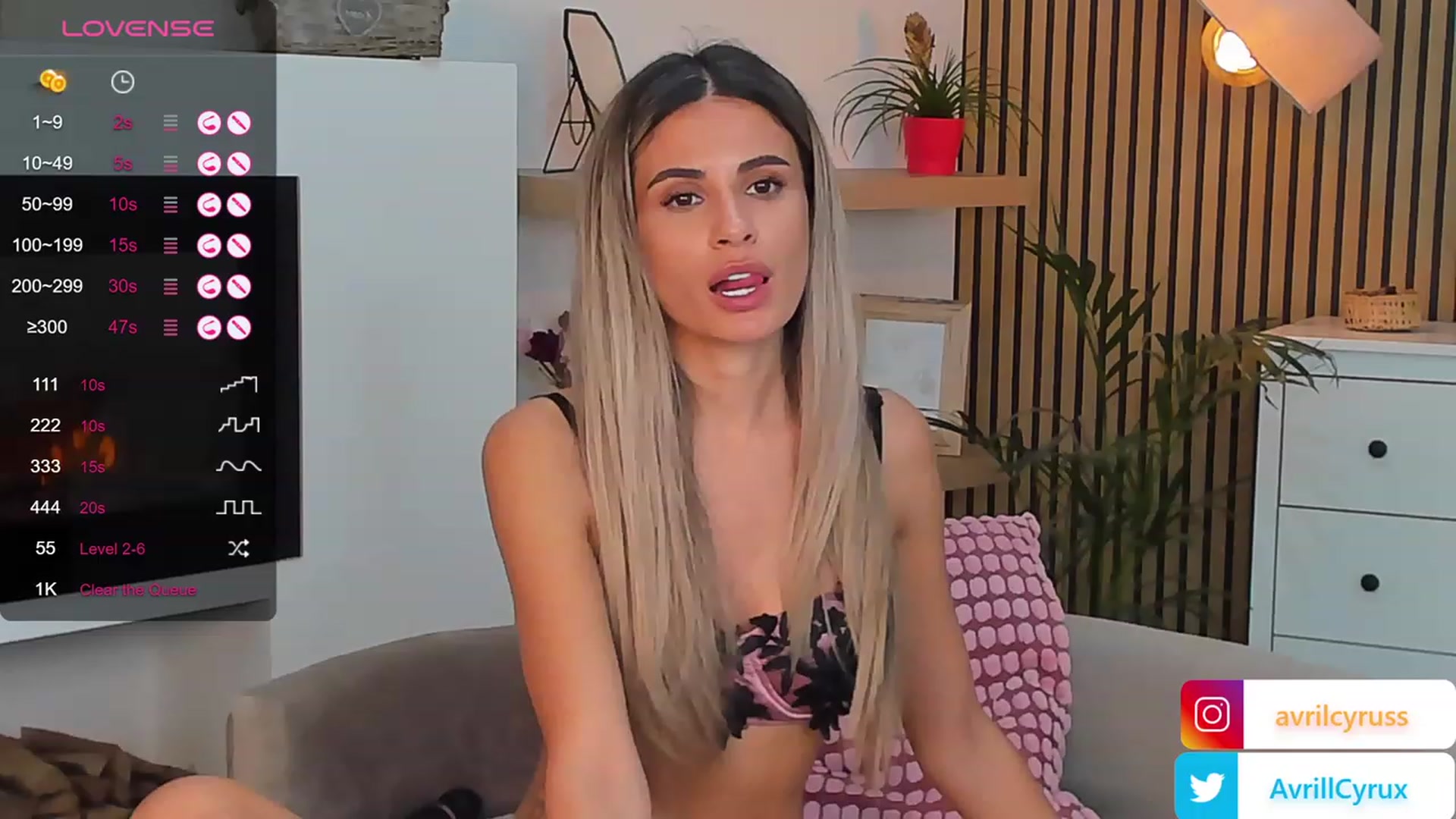 Gallery image thumbnail from Avril_Cyrus's myfreecams stream on, 10/28/2023, 09:12 image 10 of 20