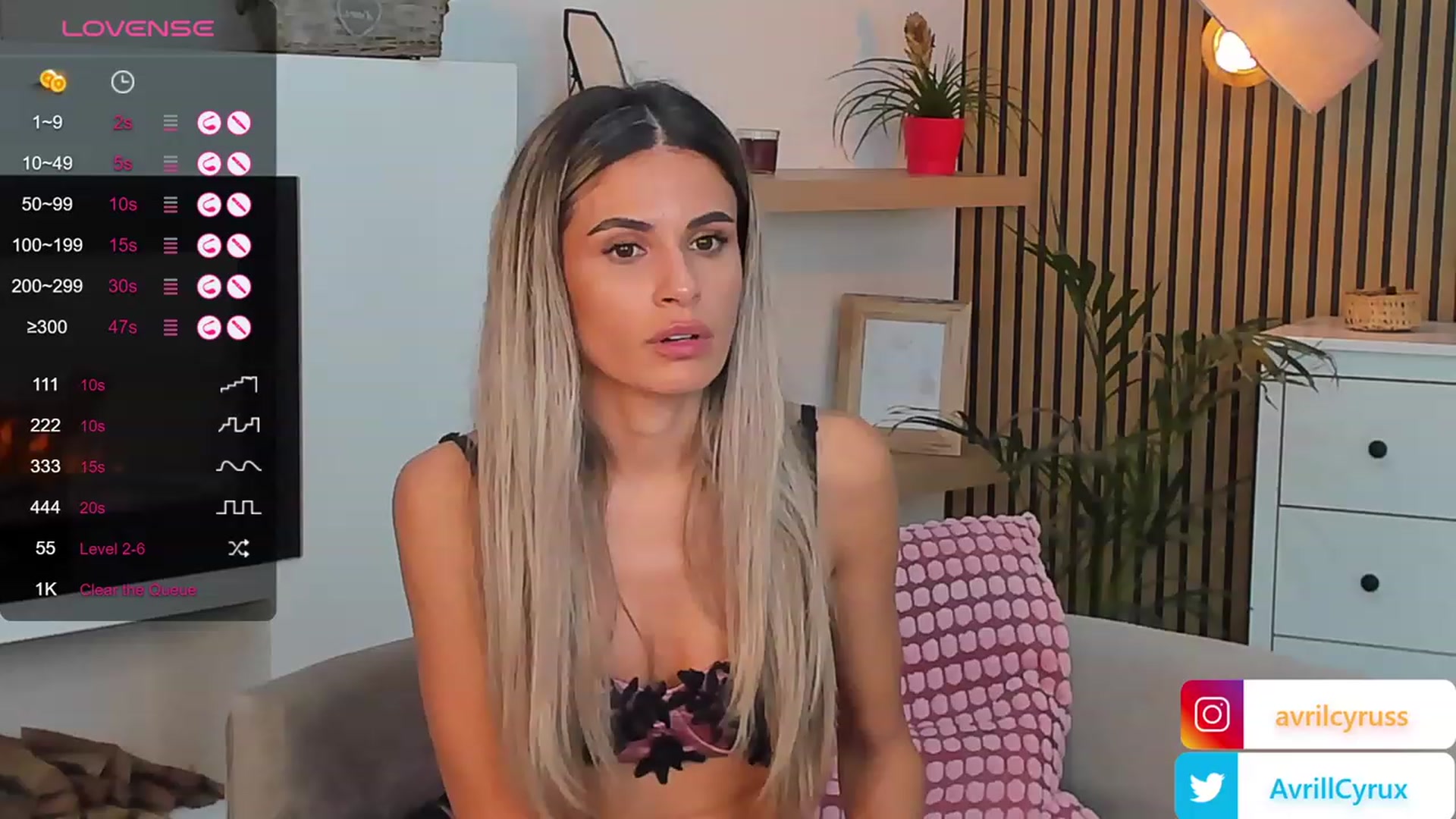 Gallery image thumbnail from Avril_Cyrus's myfreecams stream on, 10/28/2023, 09:12 image 7 of 20