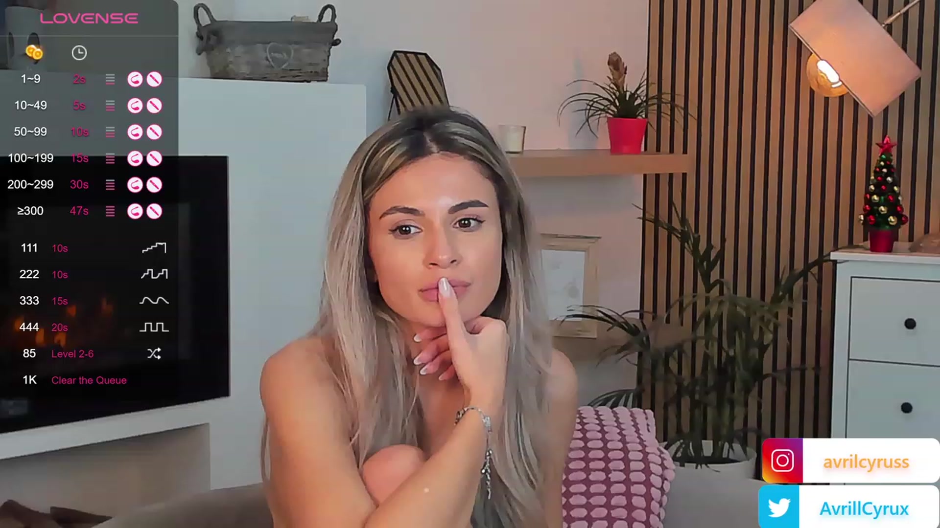 Gallery image thumbnail from Avril_Cyrus's myfreecams stream on, 12/21/2023, 13:35 image 14 of 20
