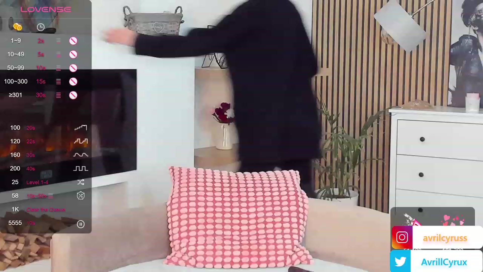 Gallery image thumbnail from Avril_Cyrus's myfreecams stream on, 01/16/2024, 13:30 image 18 of 20
