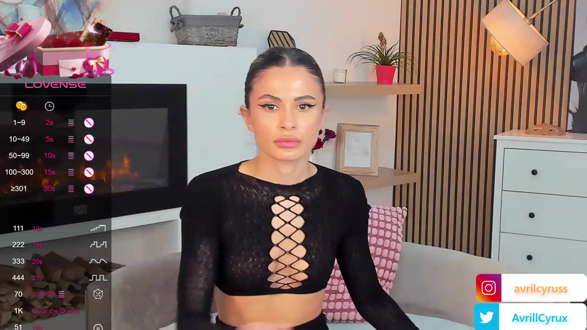 Gallery image thumbnail from Avril_Cyrus's myfreecams stream on, 02/12/2024, 10:29 image 9 of 20