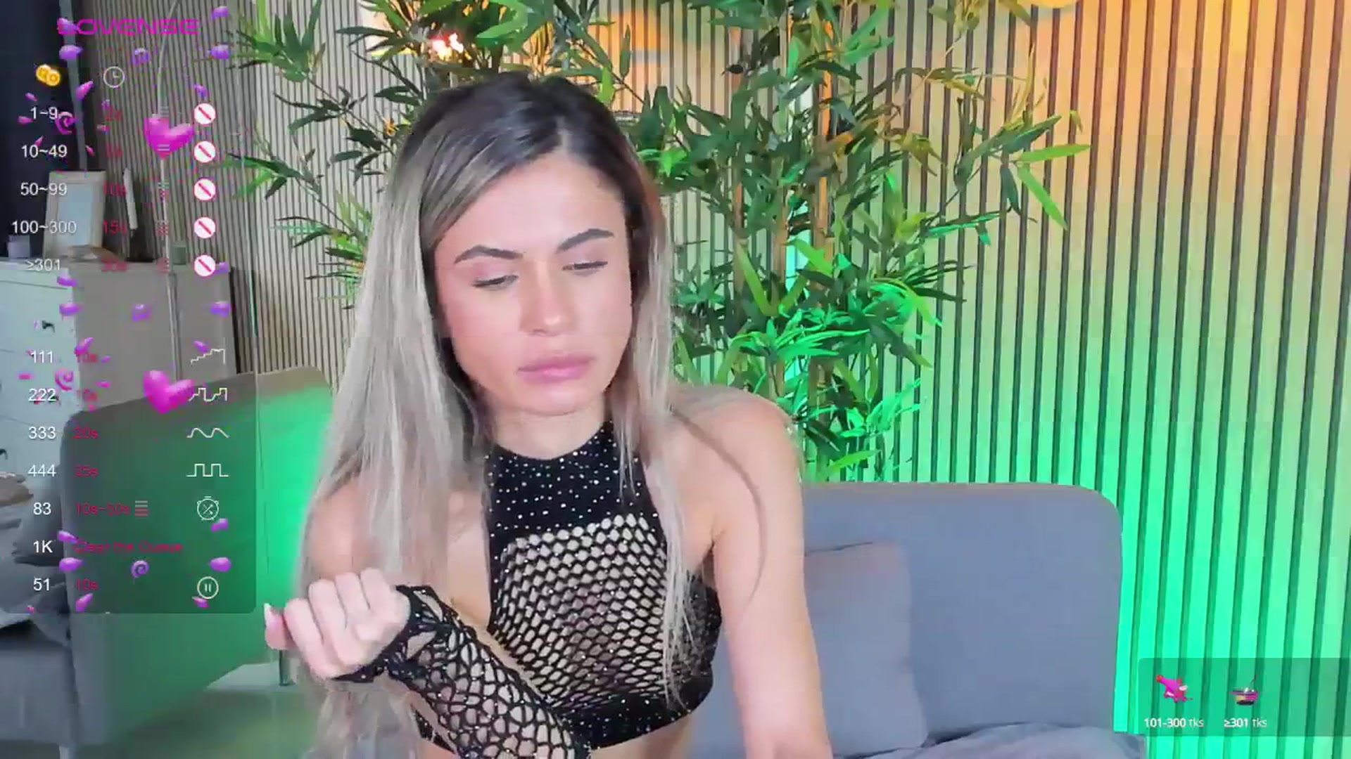 Gallery image thumbnail from Avril_Cyrus's myfreecams stream on, 06/01/2024, 12:01 image 7 of 20