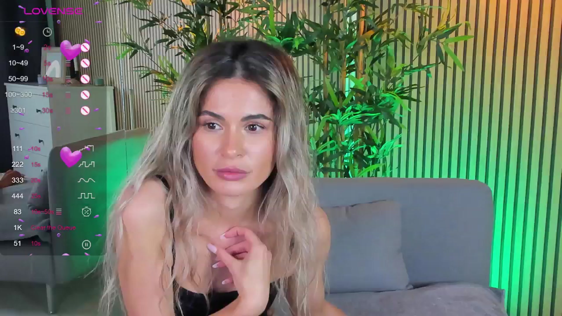 Gallery image thumbnail from Avril_Cyrus's myfreecams stream on, 06/03/2024, 14:25 image 18 of 20