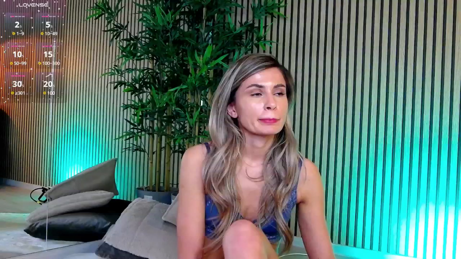 Gallery image thumbnail from Avril_Cyrus's myfreecams stream on, 04/12/2025, 12:33 image 12 of 20