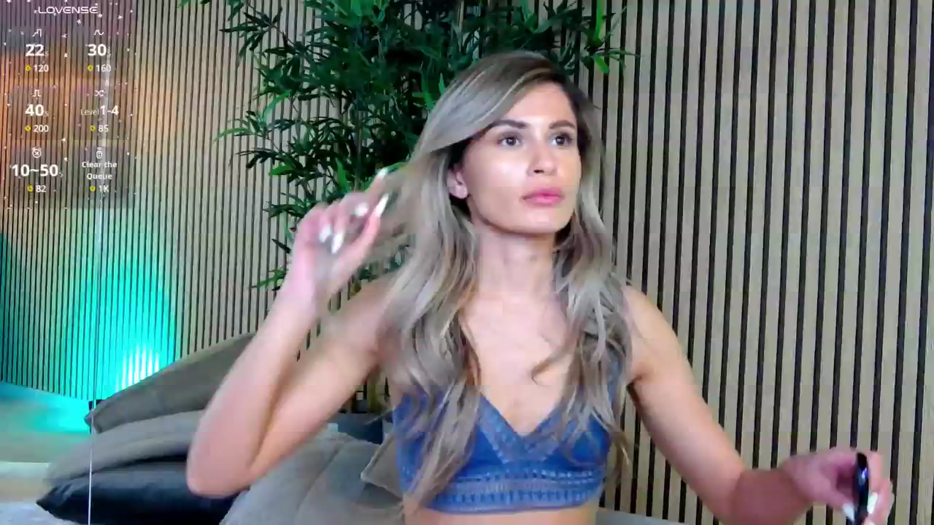 Gallery image thumbnail from Avril_Cyrus's myfreecams stream on, 04/12/2025, 12:33 image 10 of 20