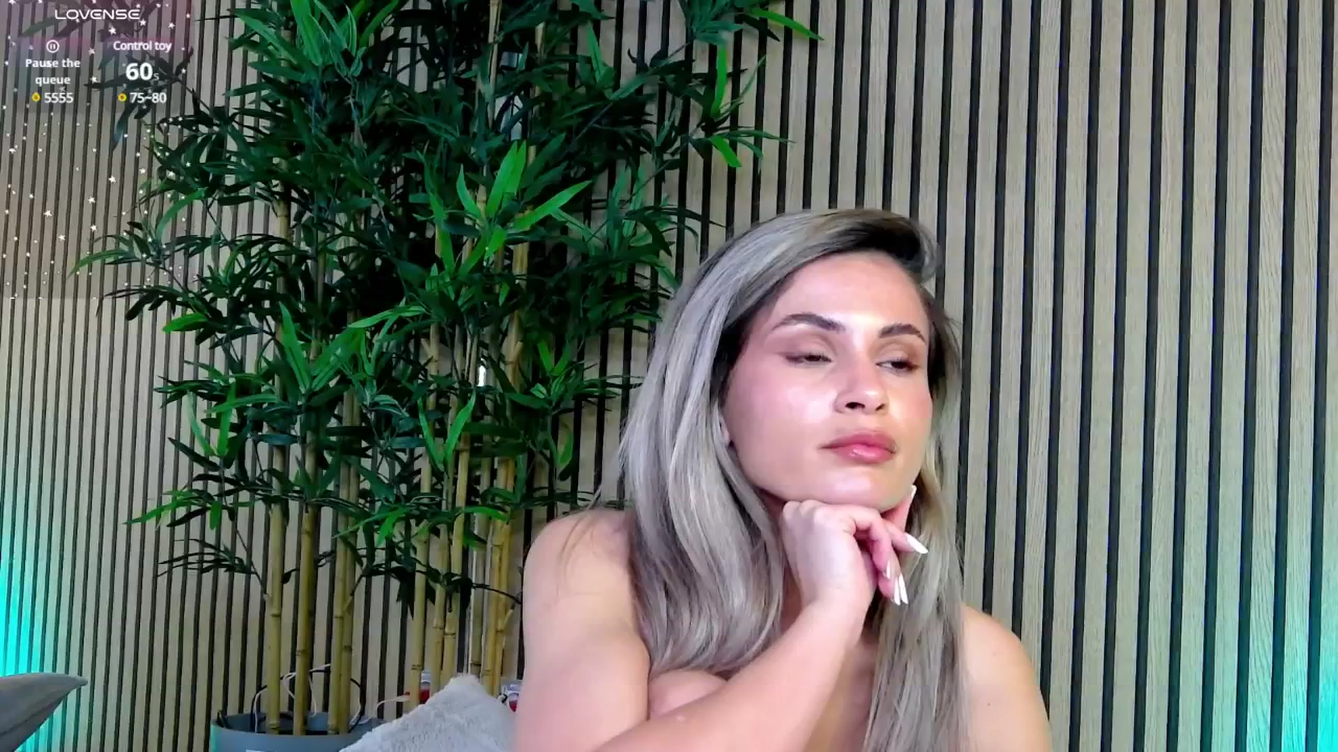 Gallery image thumbnail from Avril_Cyrus's myfreecams stream on, 04/23/2025, 12:55 image 1 of 20