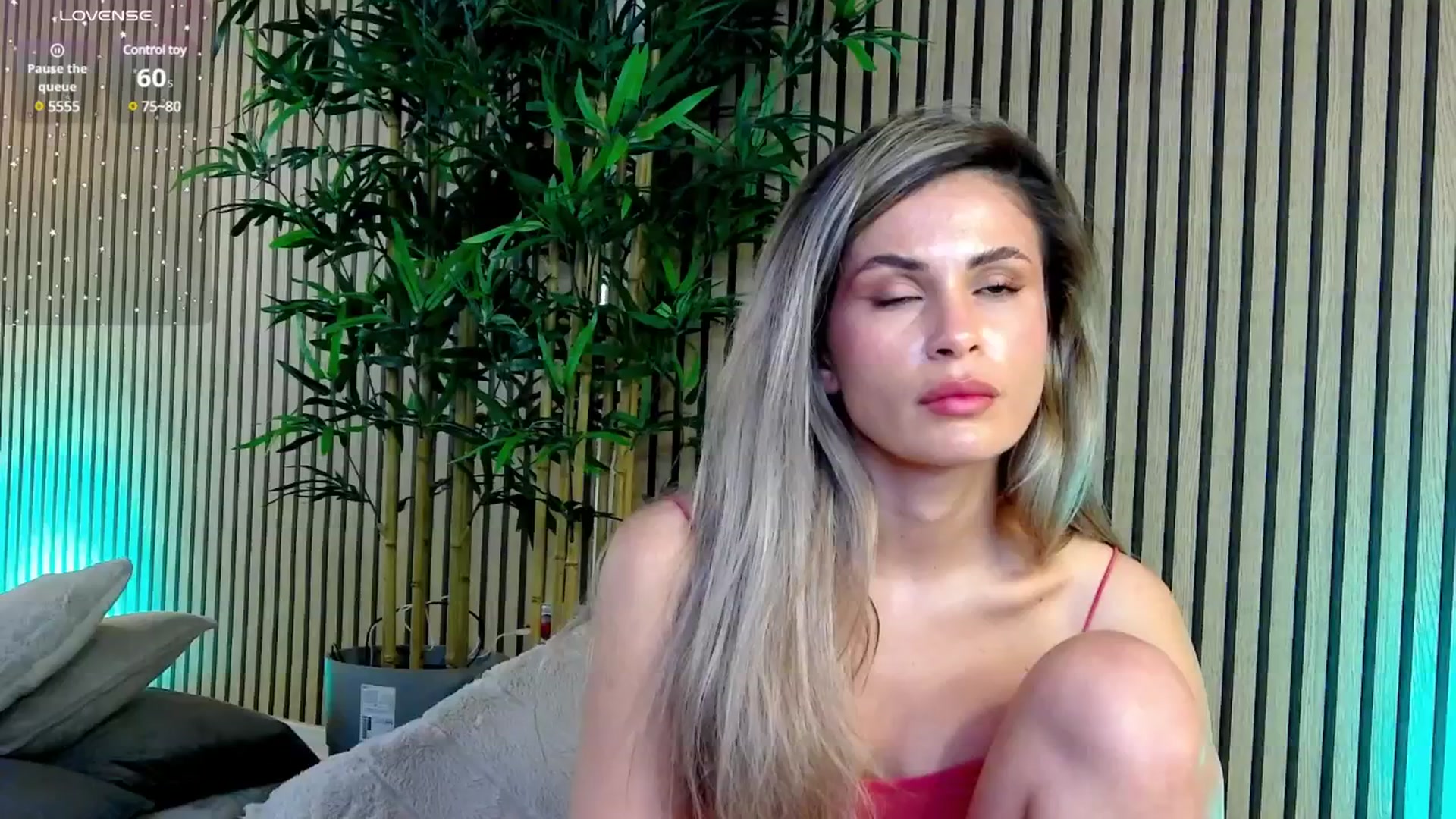 Gallery image thumbnail from Avril_Cyrus's myfreecams stream on, 04/23/2025, 12:55 image 20 of 20