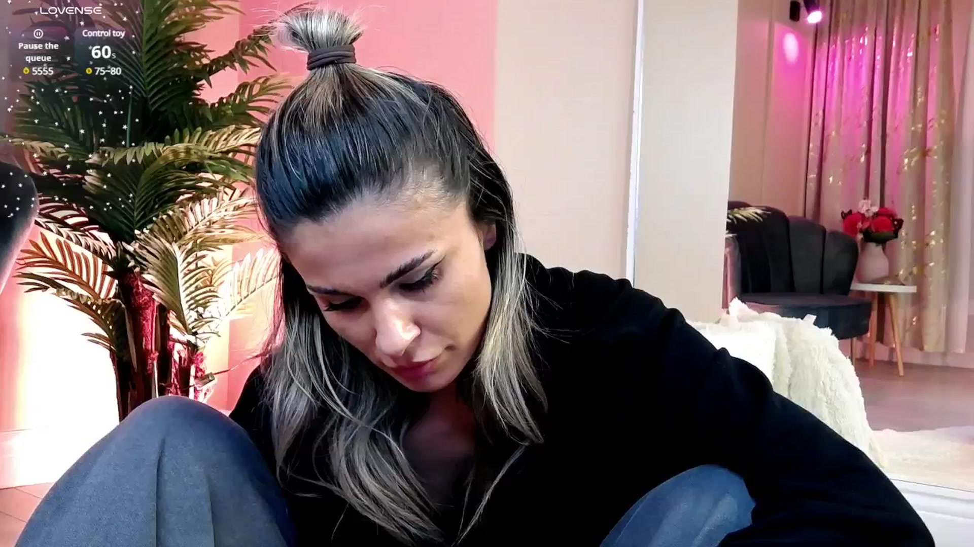 Gallery image thumbnail from Avril_Cyrus's myfreecams stream on, 05/29/2025, 14:22 image 18 of 20