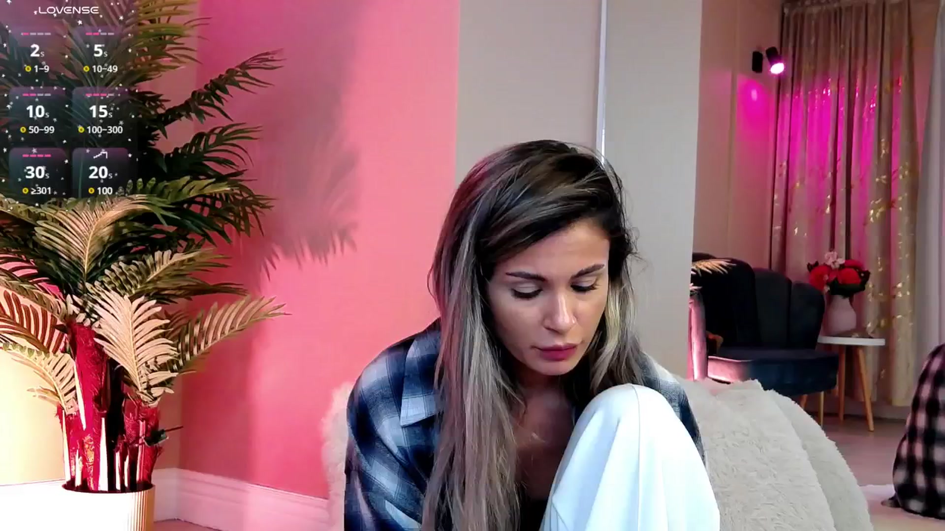 Gallery image thumbnail from Avril_Cyrus's myfreecams stream on, 05/31/2025, 13:07 image 17 of 20