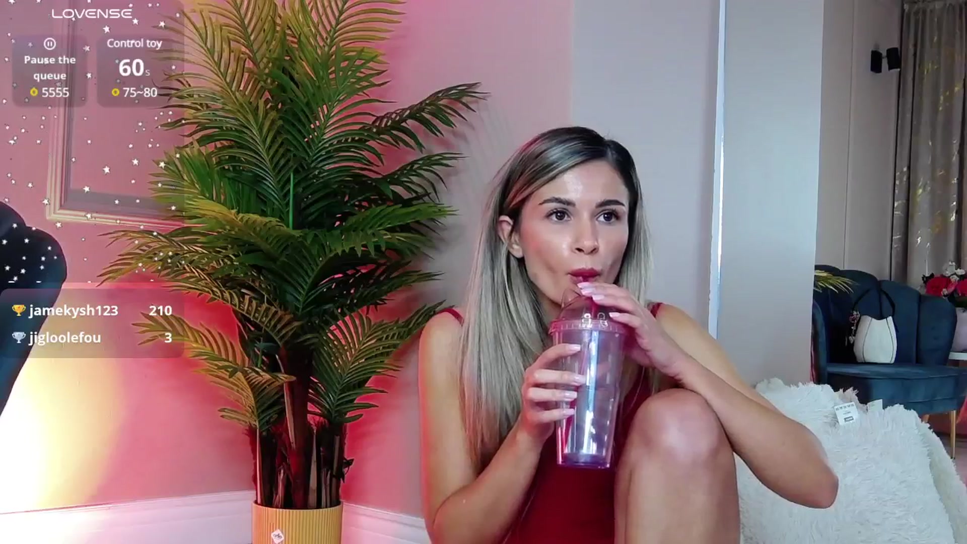 Gallery image thumbnail from Avril_Cyrus's myfreecams stream on, 08/04/2025, 12:59 image 10 of 20