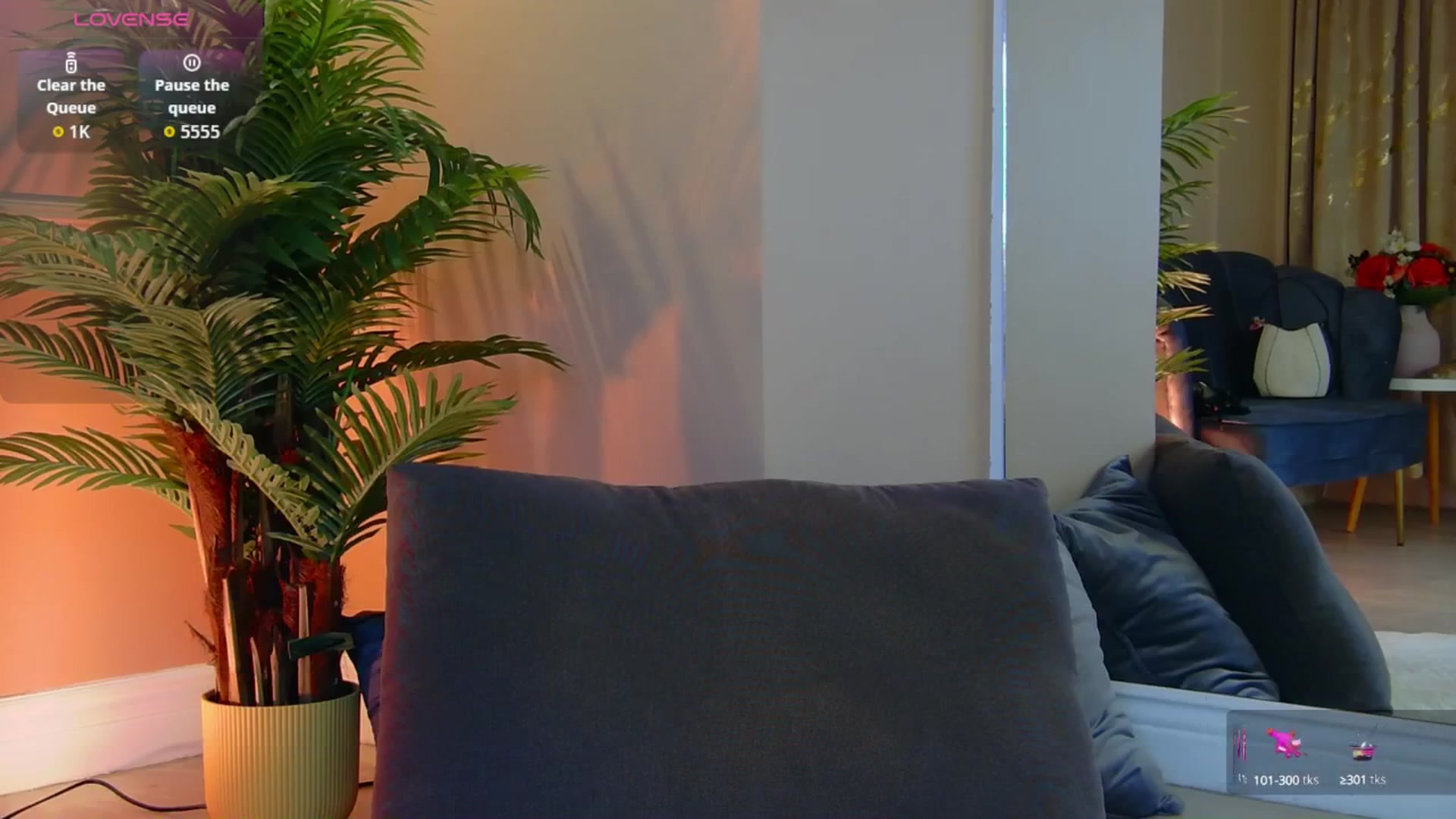Gallery image thumbnail from Avril_Cyrus's myfreecams stream on, 08/25/2025, 12:04 image 16 of 20