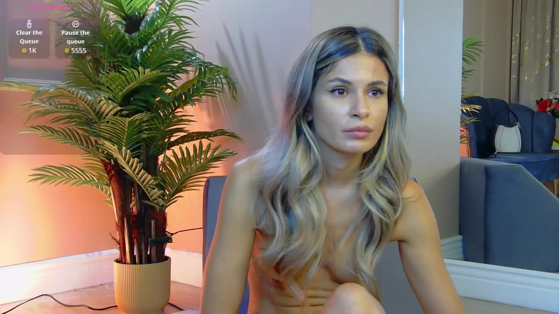 Gallery image thumbnail from Avril_Cyrus's myfreecams stream on, 09/13/2025, 12:13 image 11 of 20