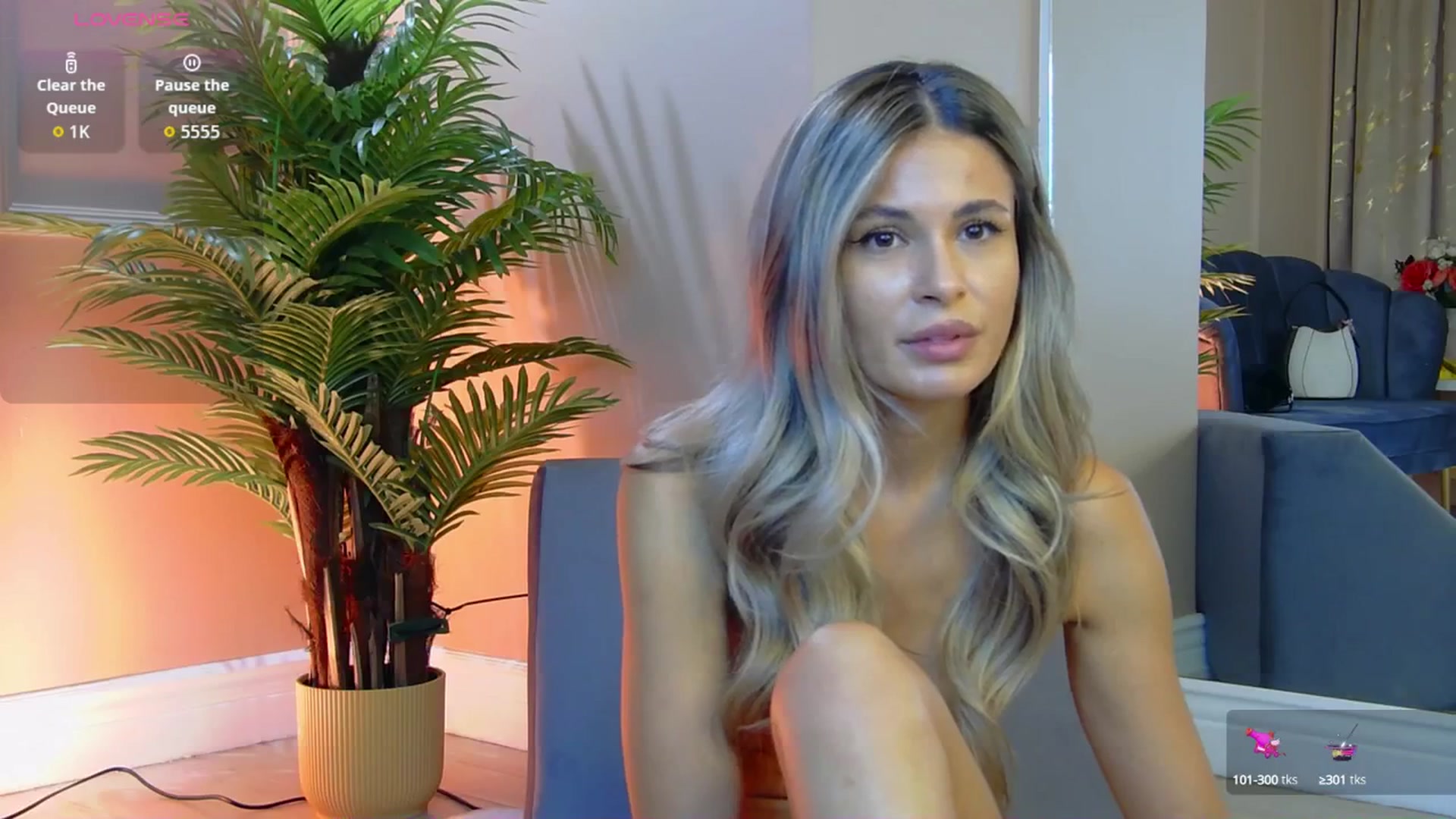 Gallery image thumbnail from Avril_Cyrus's myfreecams stream on, 09/13/2025, 12:13 image 7 of 20