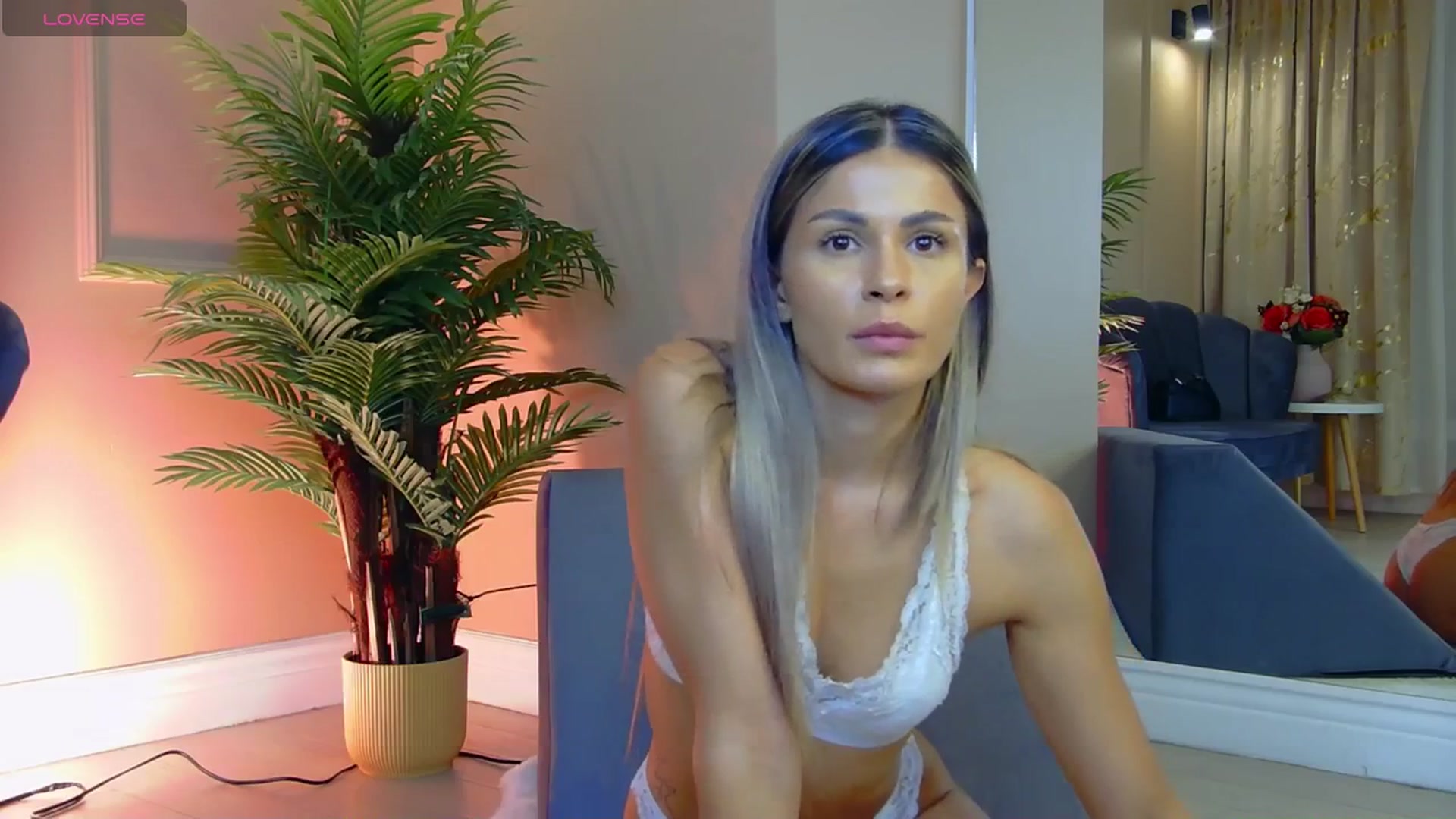 Gallery image thumbnail from Avril_Cyrus's myfreecams stream on, 09/27/2025, 11:44 image 19 of 20