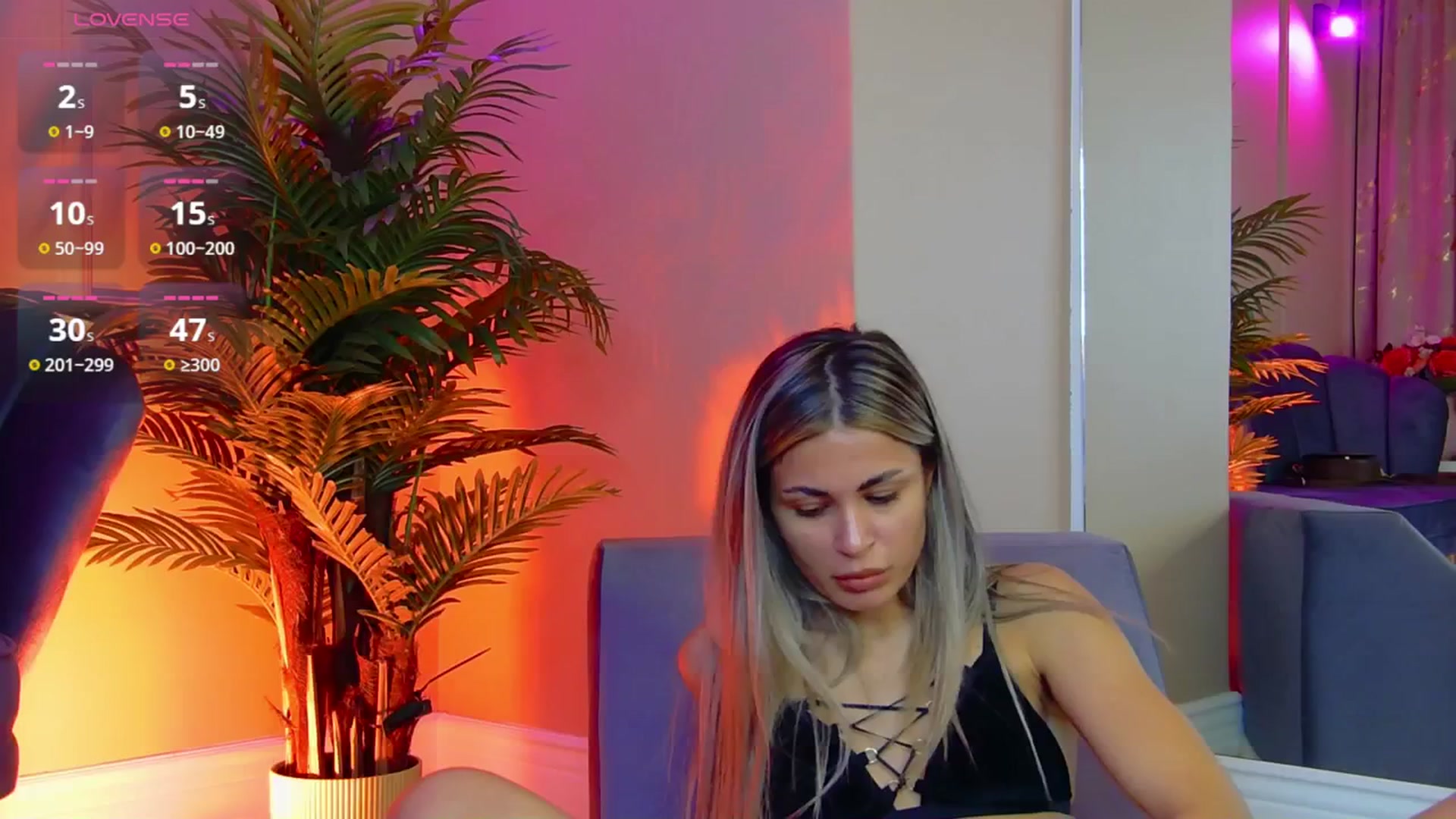 Gallery image thumbnail from Avril_Cyrus's myfreecams stream on, 10/27/2025, 13:24 image 1 of 20