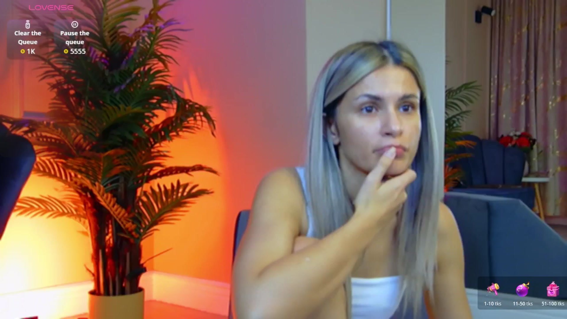 Gallery image thumbnail from Avril_Cyrus's myfreecams stream on, 11/11/2025, 12:49 image 11 of 20