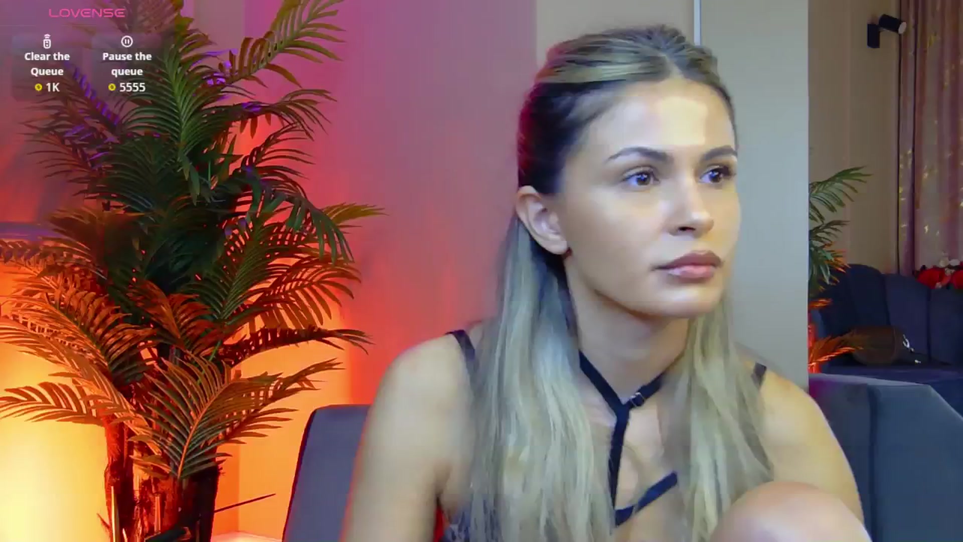 Gallery image thumbnail from Avril_Cyrus's myfreecams stream on, 11/18/2025, 11:43 image 1 of 20