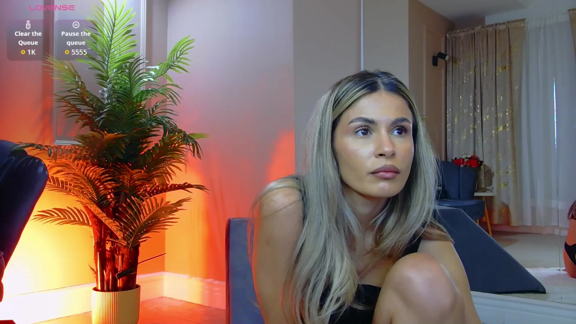 Gallery image thumbnail from Avril_Cyrus's myfreecams stream on, 12/08/2025, 13:49 image 2 of 20