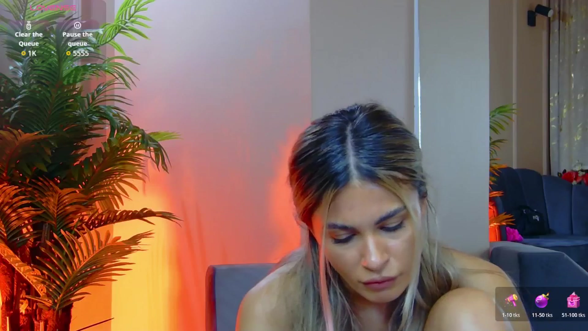Gallery image thumbnail from Avril_Cyrus's myfreecams stream on, 12/12/2025, 13:17 image 10 of 20