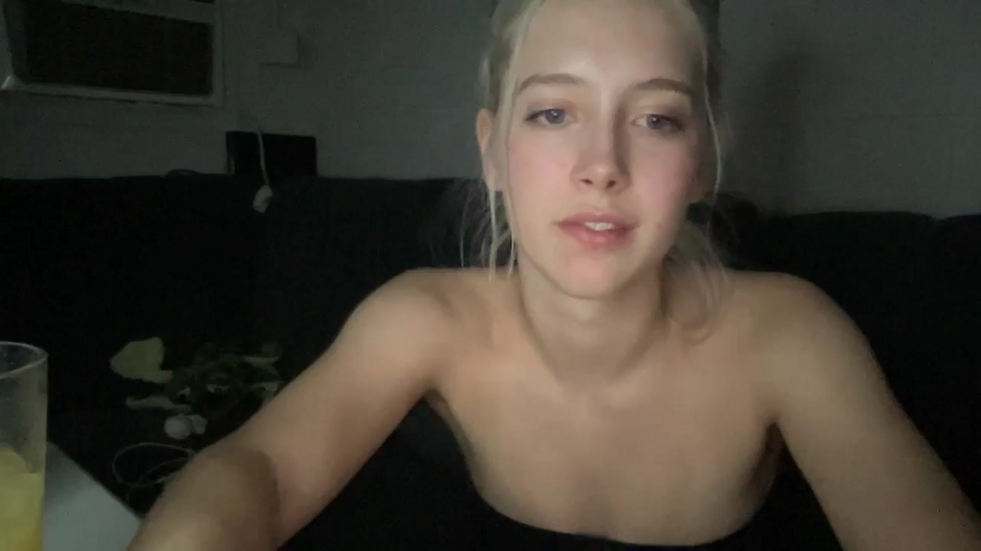 Gallery image thumbnail from Avsbliss's myfreecams stream on, 04/15/2025, 06:54 image 5 of 20