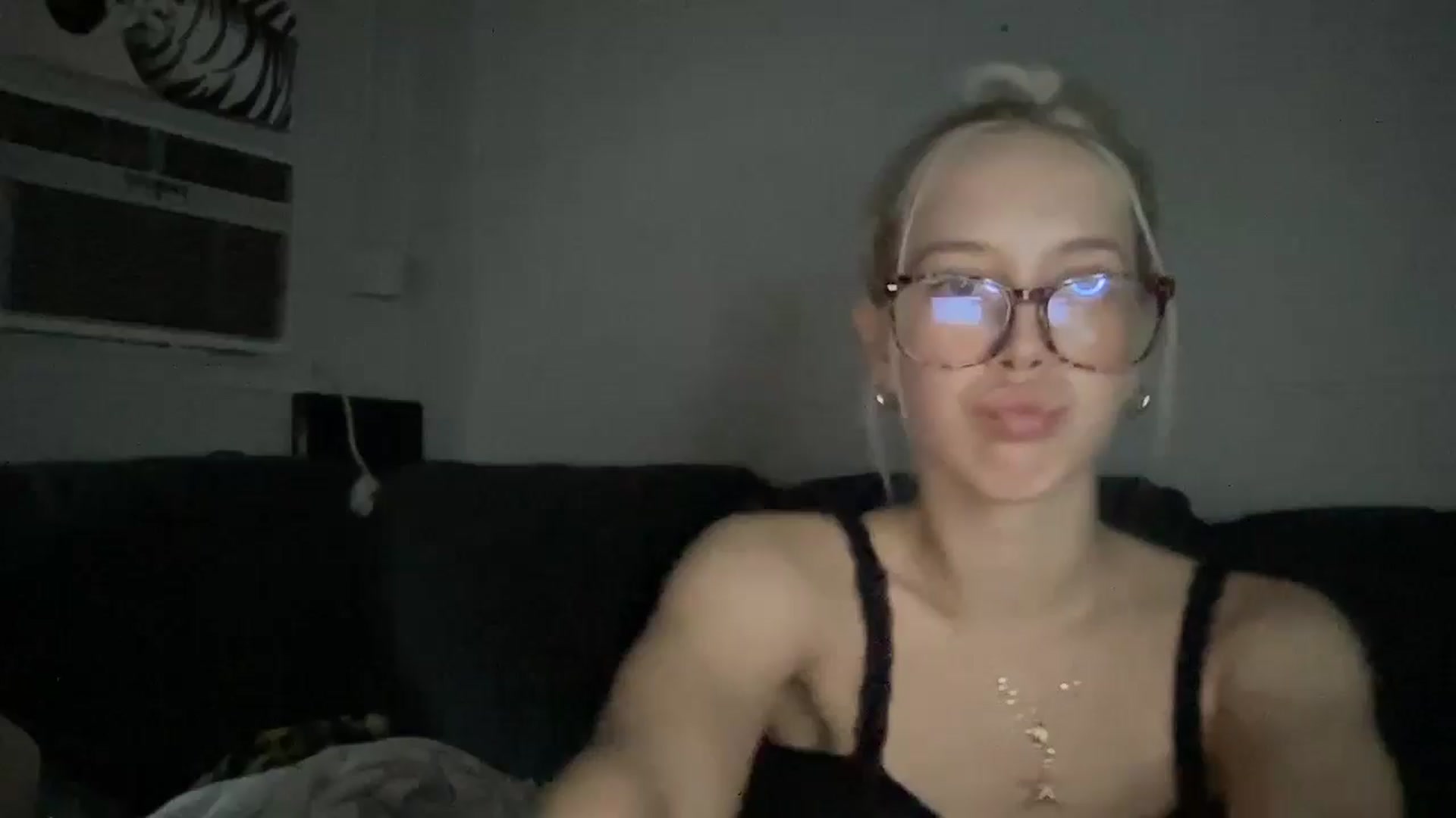 Gallery image thumbnail from Avsbliss's myfreecams stream on, 04/15/2025, 22:44 image 1 of 20