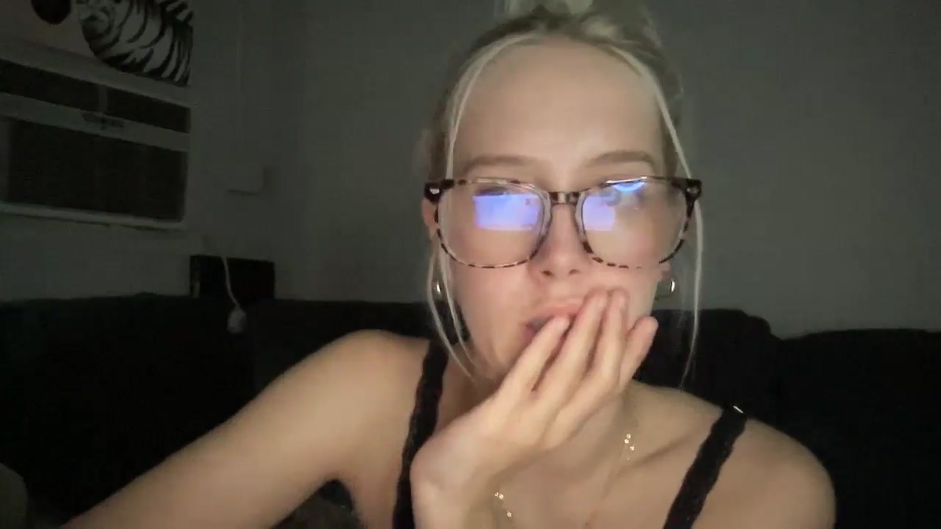 Gallery image thumbnail from Avsbliss's myfreecams stream on, 04/15/2025, 22:44 image 3 of 20