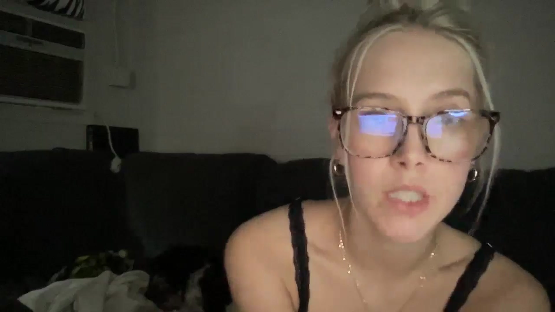 Gallery image thumbnail from Avsbliss's myfreecams stream on, 04/15/2025, 22:44 image 11 of 20