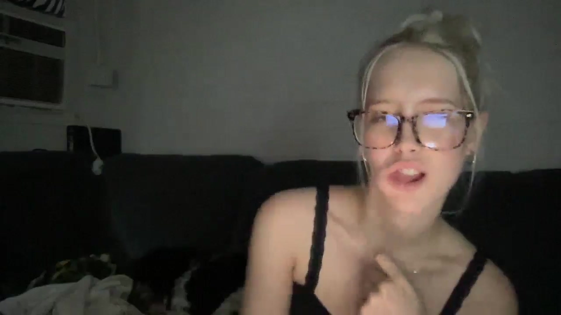 Gallery image thumbnail from Avsbliss's myfreecams stream on, 04/15/2025, 22:44 image 8 of 20