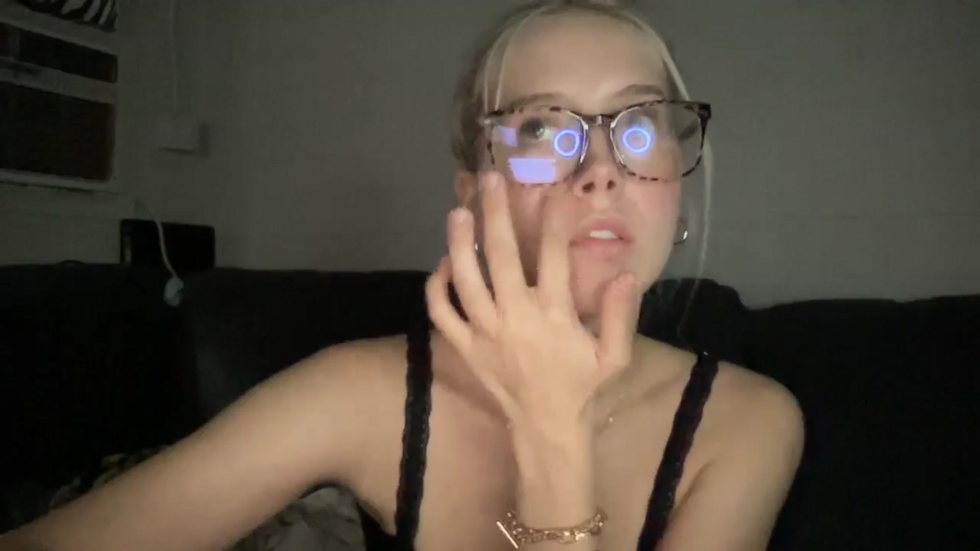 Gallery image thumbnail from Avsbliss's myfreecams stream on, 04/15/2025, 22:44 image 19 of 20