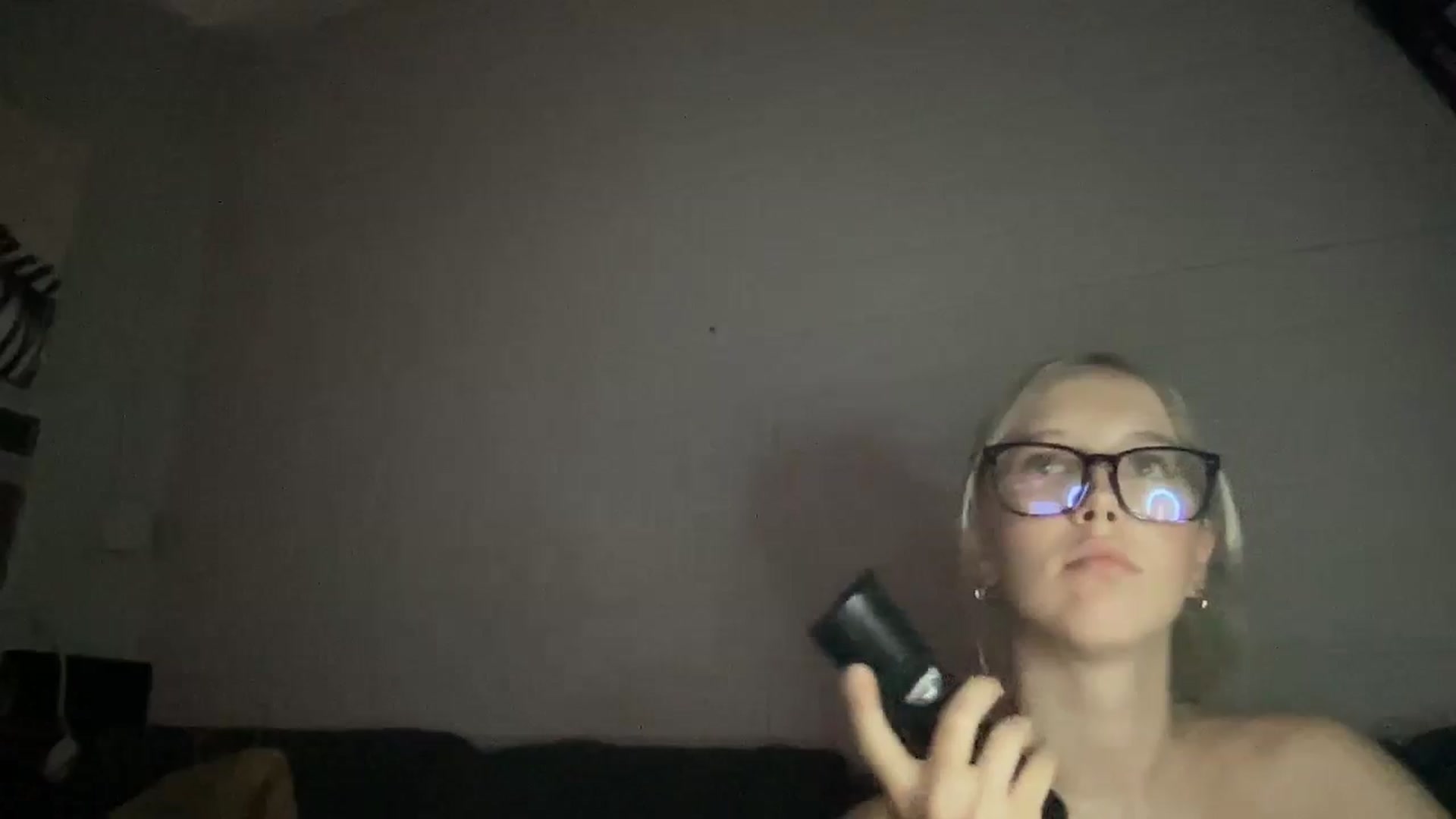 Gallery image thumbnail from Avsbliss's myfreecams stream on, 04/18/2025, 03:07 image 4 of 20