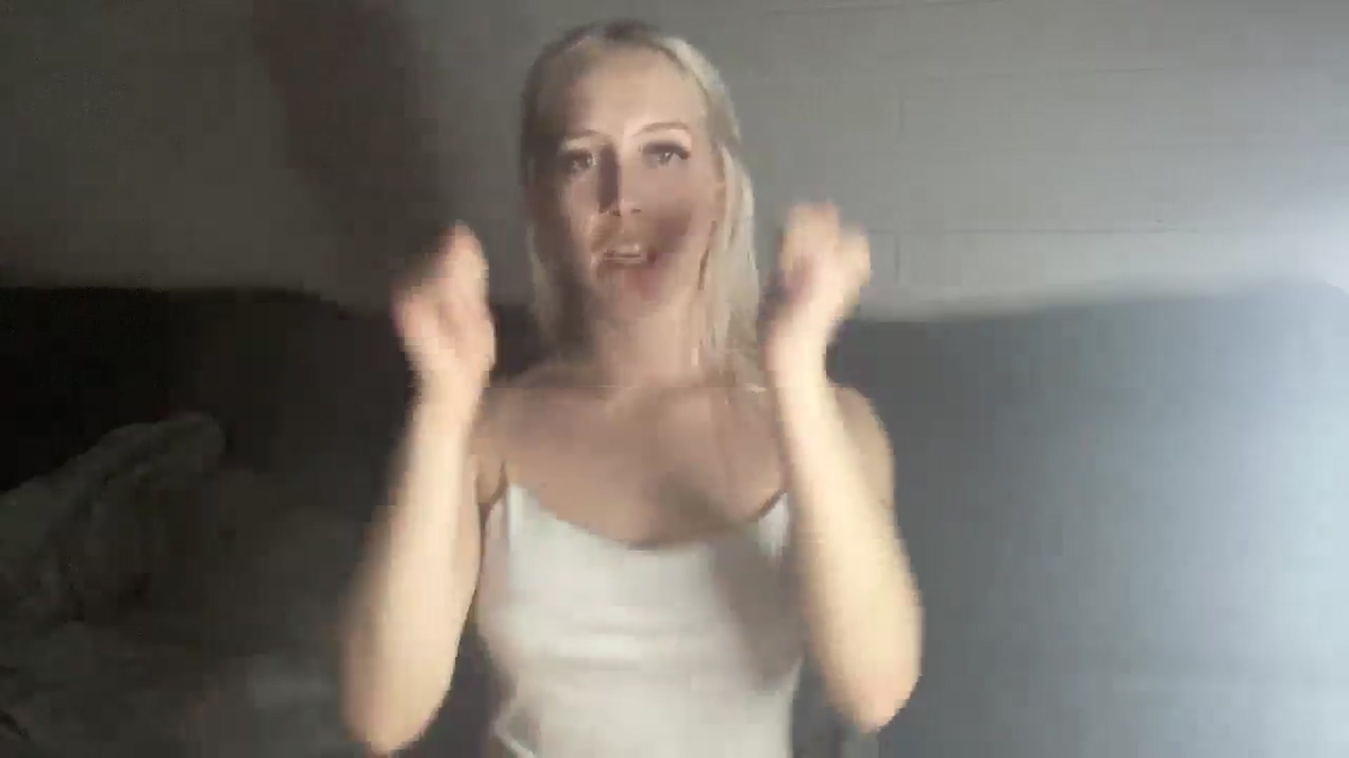 Gallery image thumbnail from Avsbliss's myfreecams stream on, 04/25/2025, 06:52 image 15 of 20