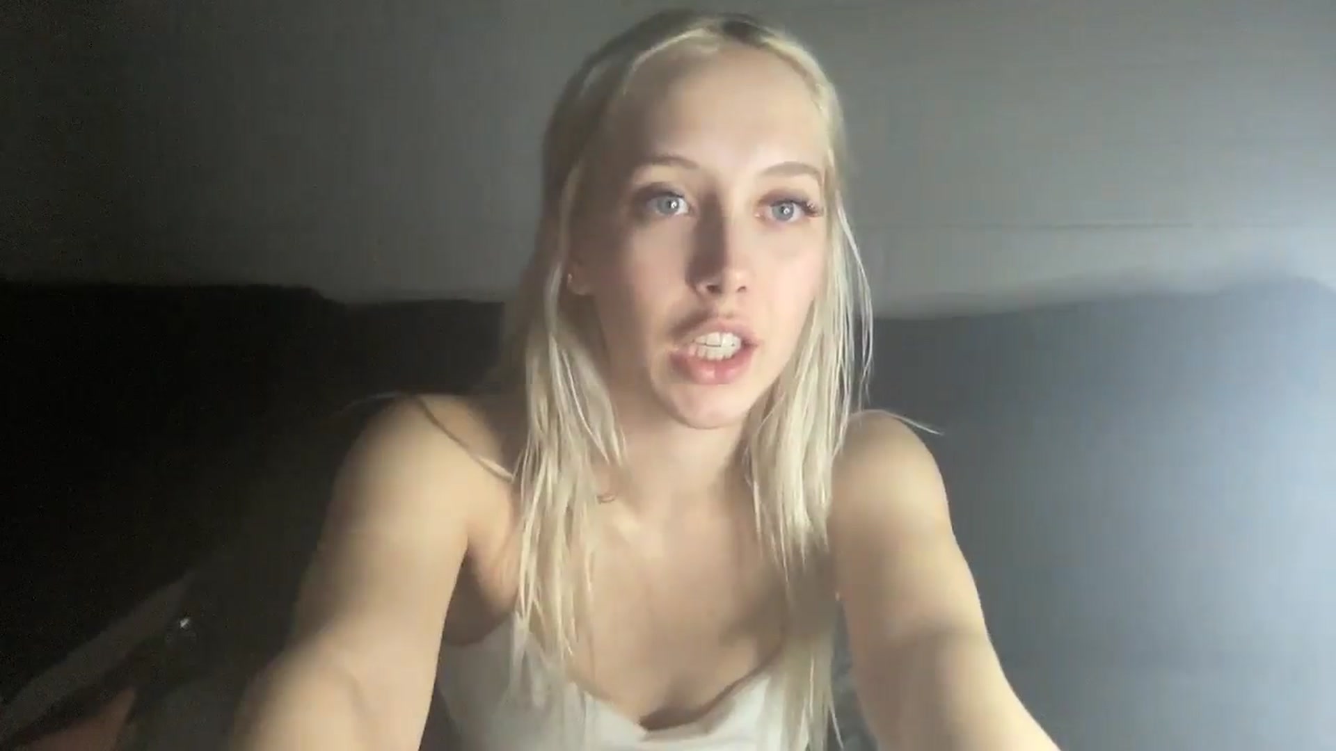 Gallery image thumbnail from Avsbliss's myfreecams stream on, 04/25/2025, 06:52 image 4 of 20