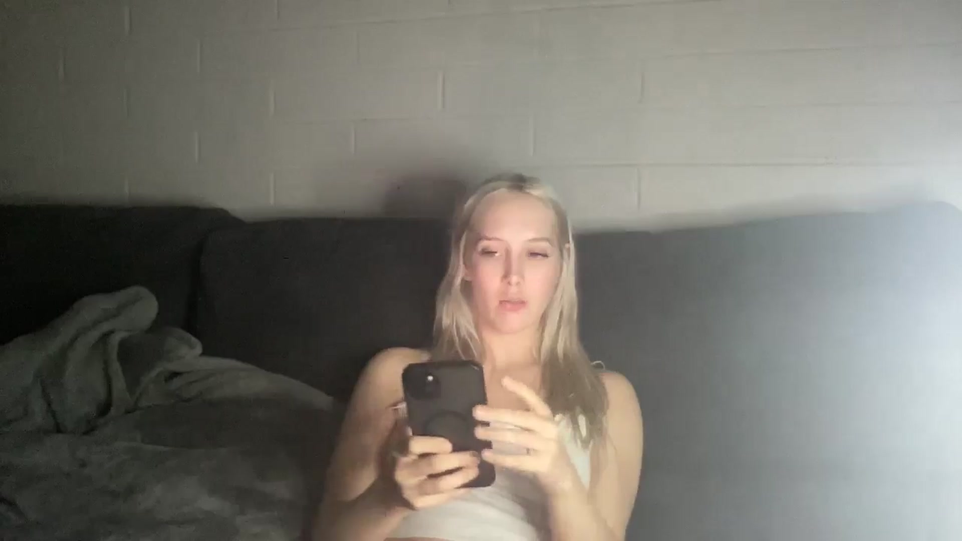 Gallery image thumbnail from Avsbliss's myfreecams stream on, 04/25/2025, 06:52 image 10 of 20