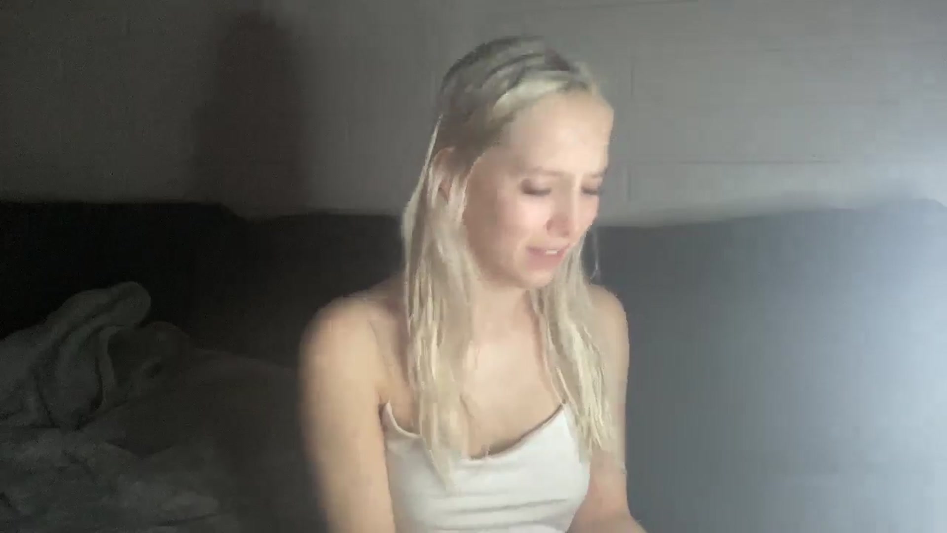 Gallery image thumbnail from Avsbliss's myfreecams stream on, 04/25/2025, 06:52 image 9 of 20