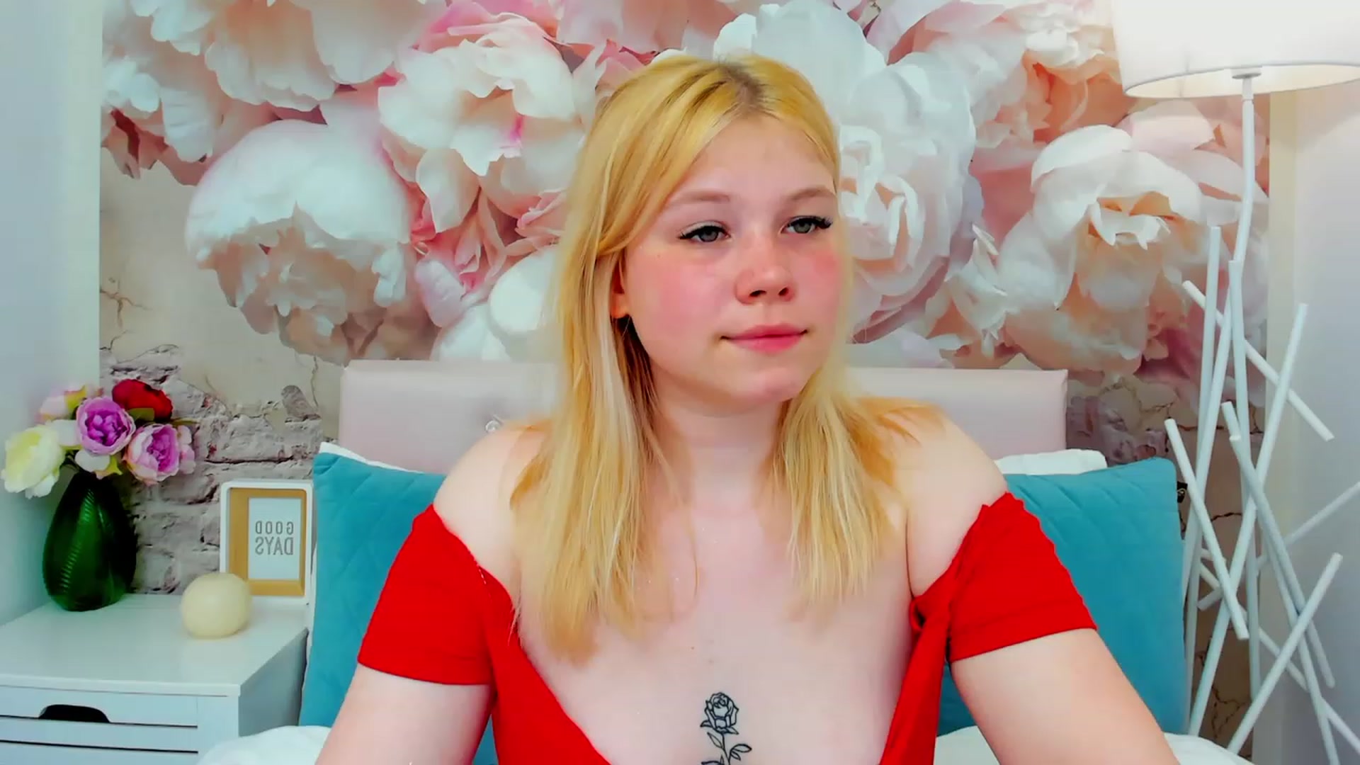 Gallery image thumbnail from AvyPearl's myfreecams stream on, 05/25/2023, 17:19 image 14 of 20