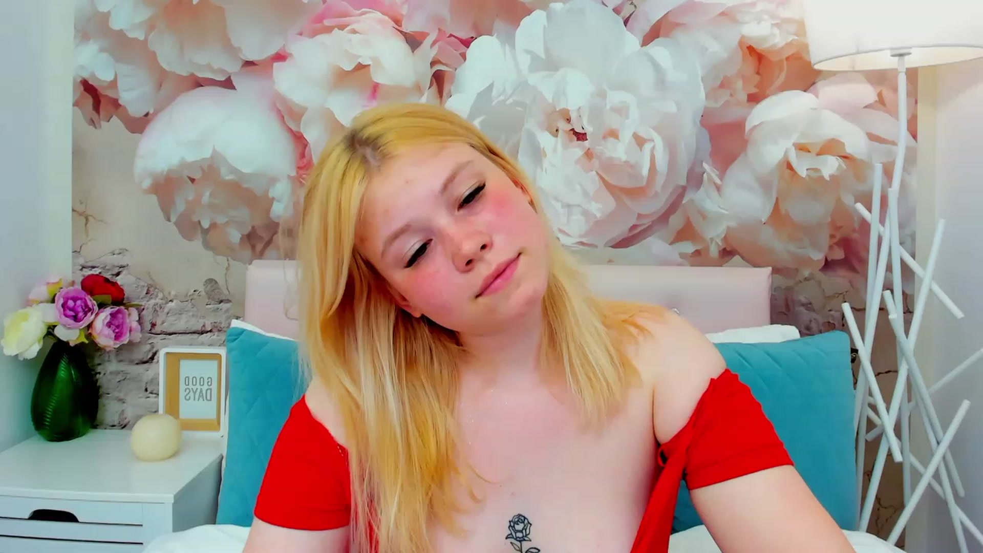 Gallery image thumbnail from AvyPearl's myfreecams stream on, 05/25/2023, 17:19 image 15 of 20