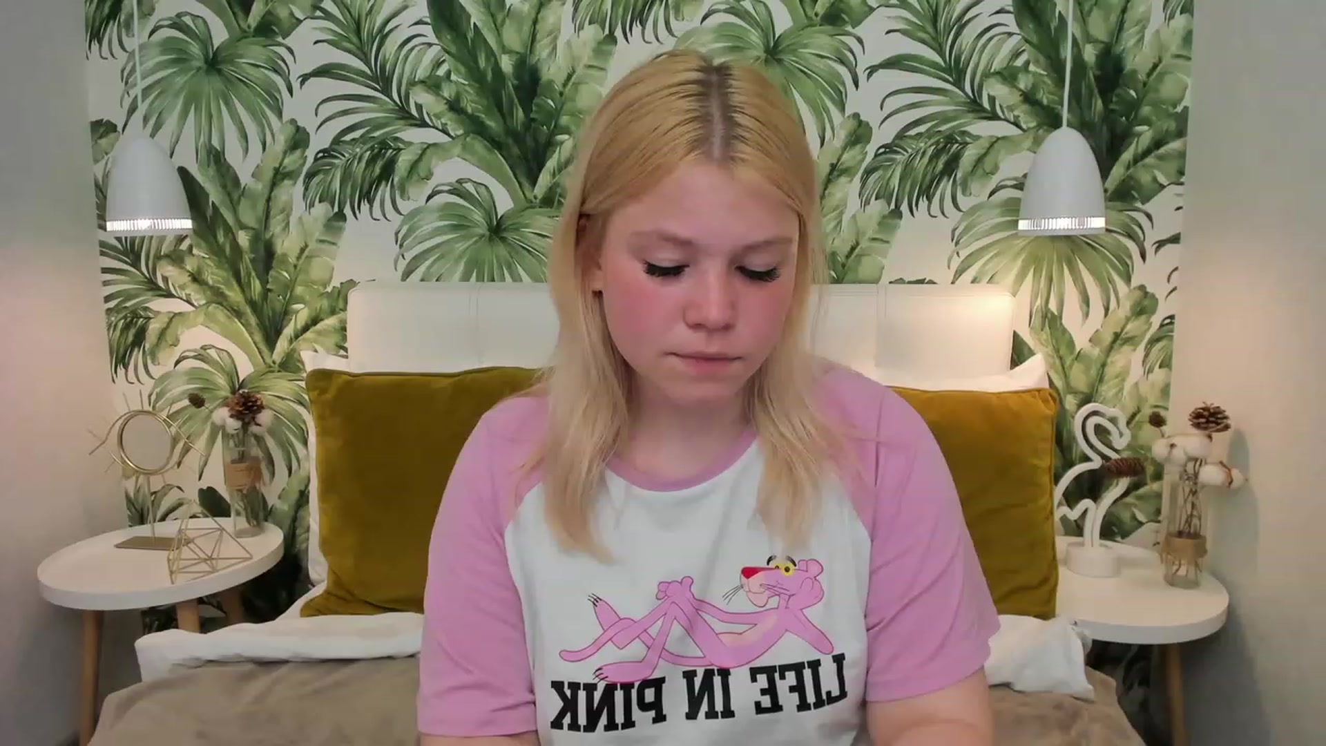 Gallery image thumbnail from AvyPearl's myfreecams stream on, 05/27/2023, 17:46 image 16 of 20