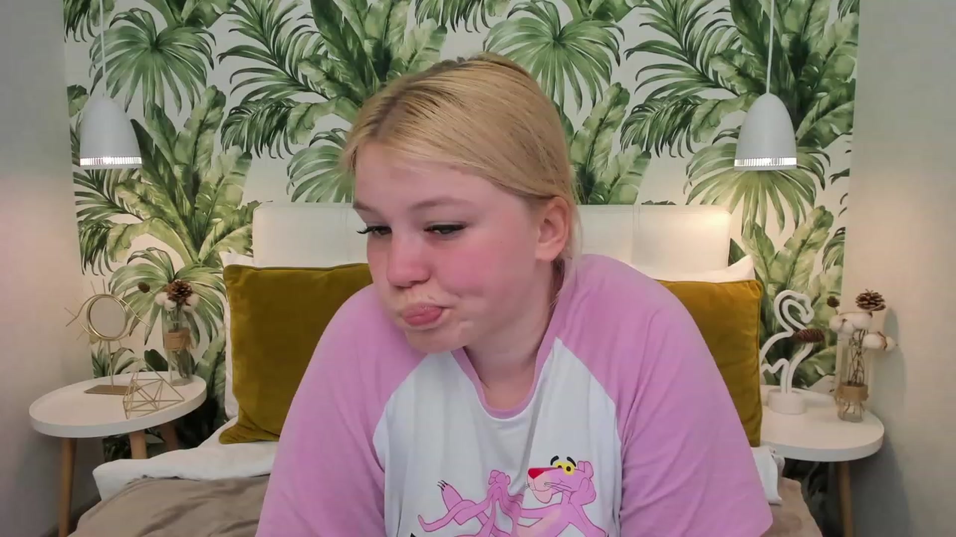 Gallery image thumbnail from AvyPearl's myfreecams stream on, 05/27/2023, 19:01 image 13 of 20
