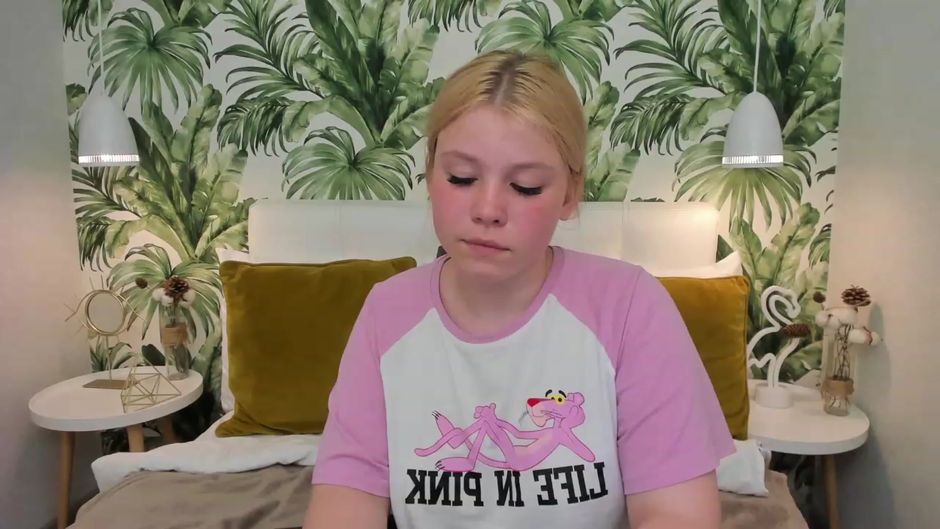 Gallery image thumbnail from AvyPearl's myfreecams stream on, 05/27/2023, 19:01 image 7 of 20
