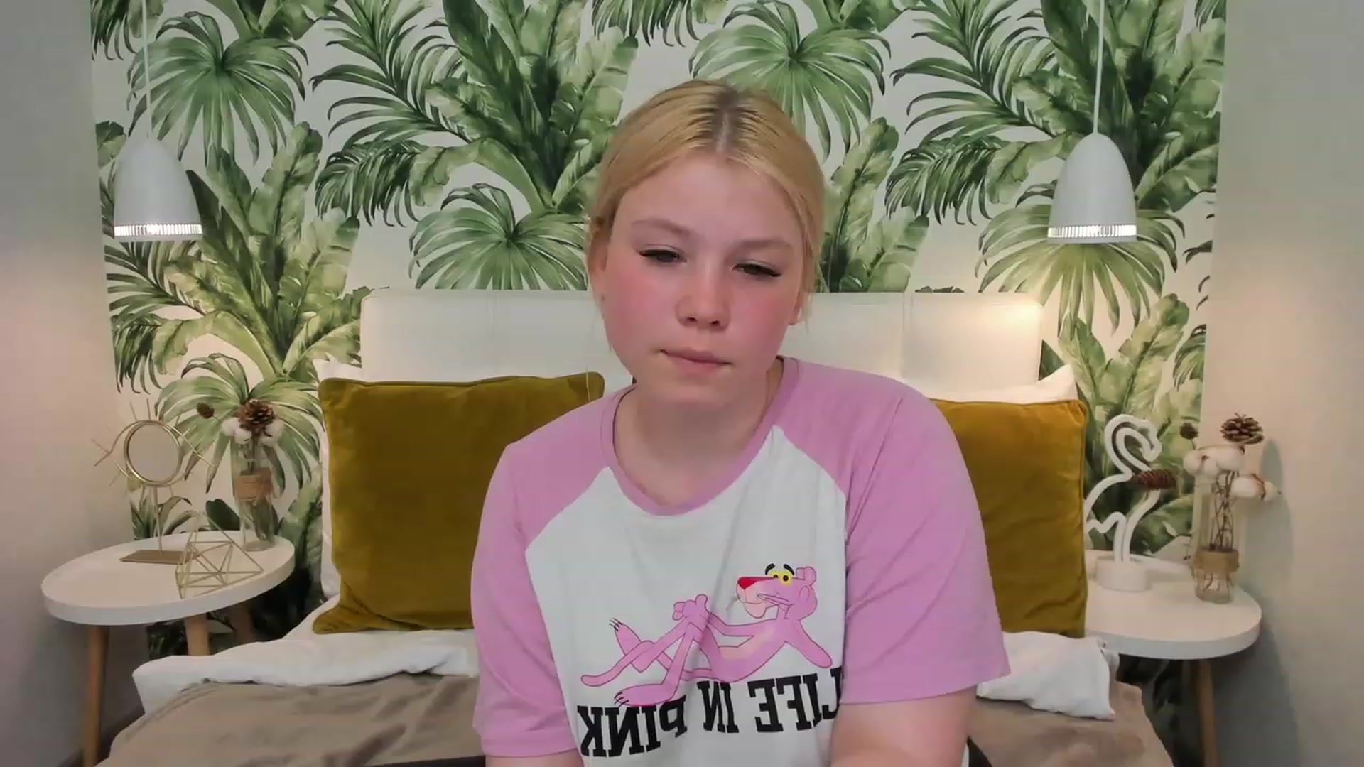Gallery image thumbnail from AvyPearl's myfreecams stream on, 05/27/2023, 19:01 image 6 of 20