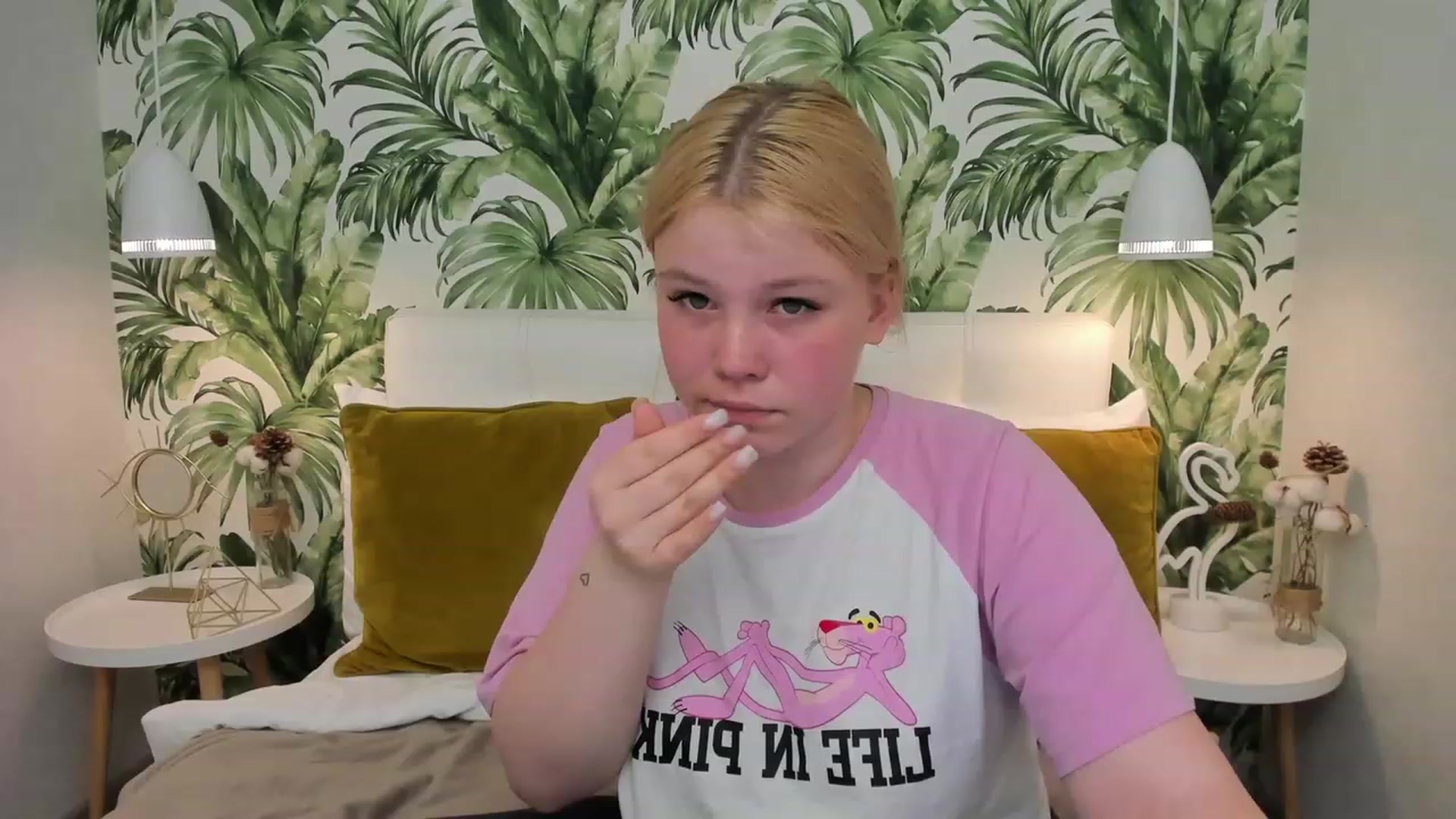 Gallery image thumbnail from AvyPearl's myfreecams stream on, 05/27/2023, 19:01 image 8 of 20