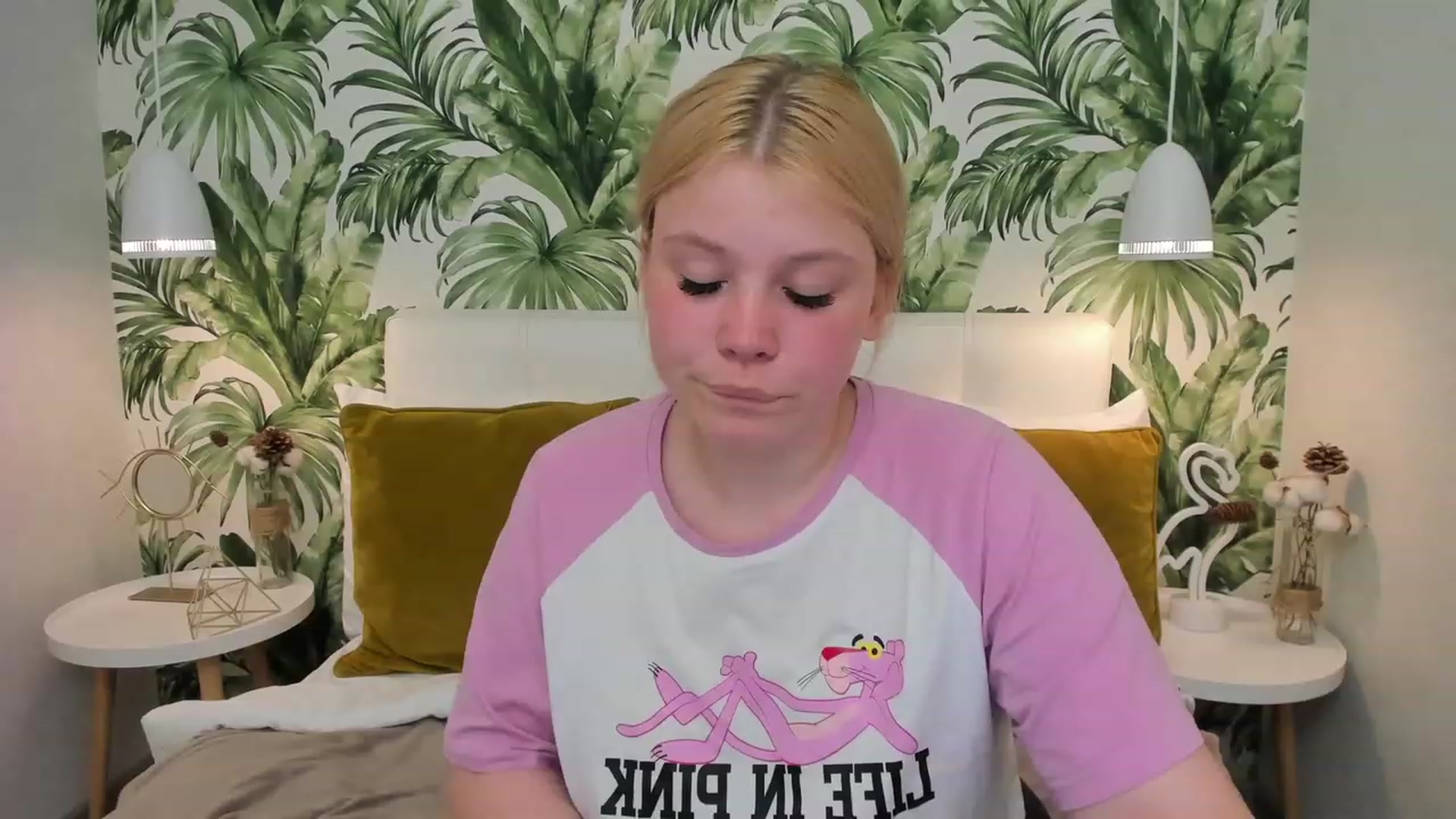 Gallery image thumbnail from AvyPearl's myfreecams stream on, 05/27/2023, 19:01 image 12 of 20